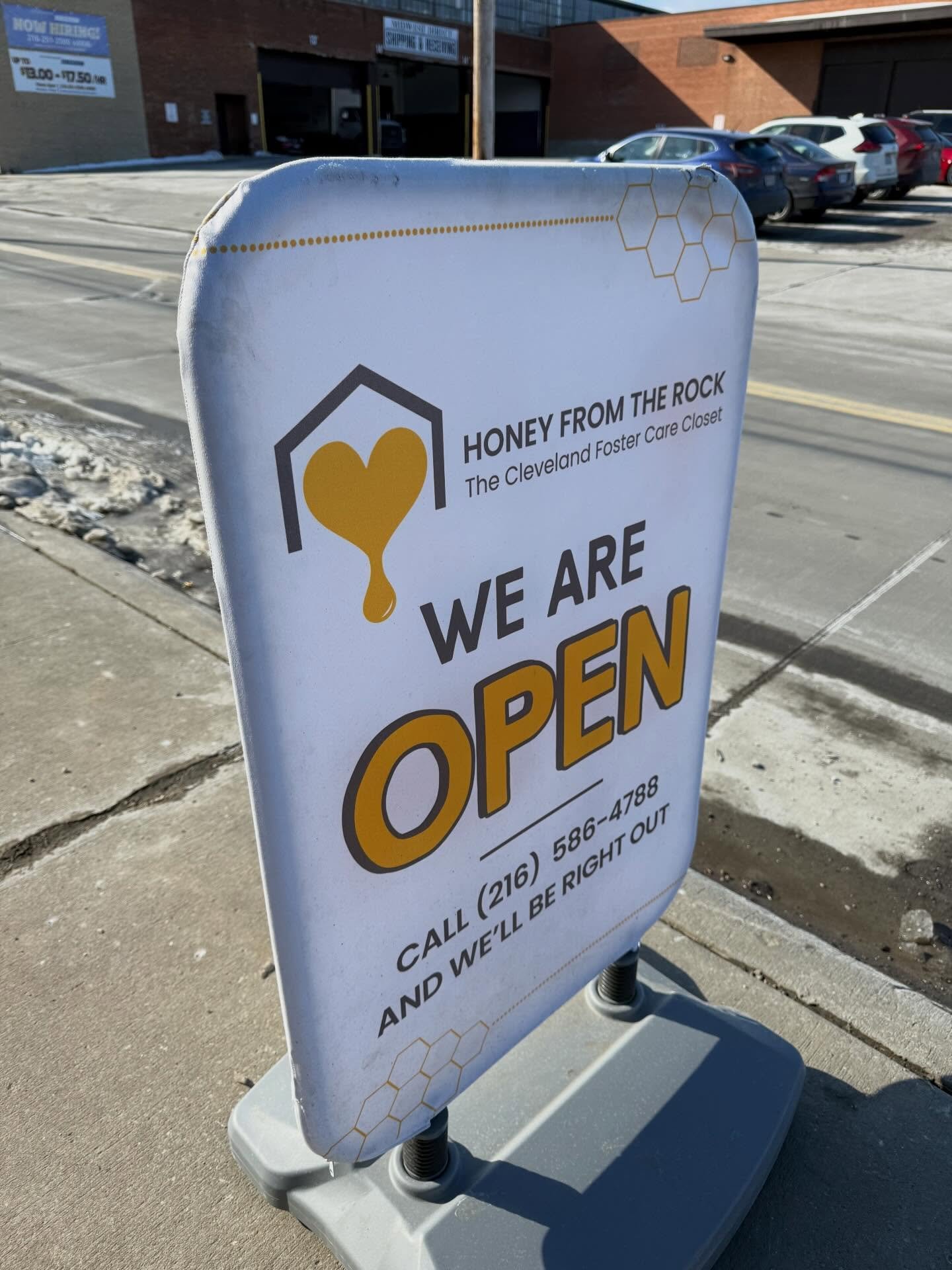 Another wonderful time @honeyfromtherockcle with my honey bees!! 🐝 we helped label and sort, hung pants and folded clothes while listening to music! We love this space and building community with  each visit! 💖🧤👚🧣🧢👖