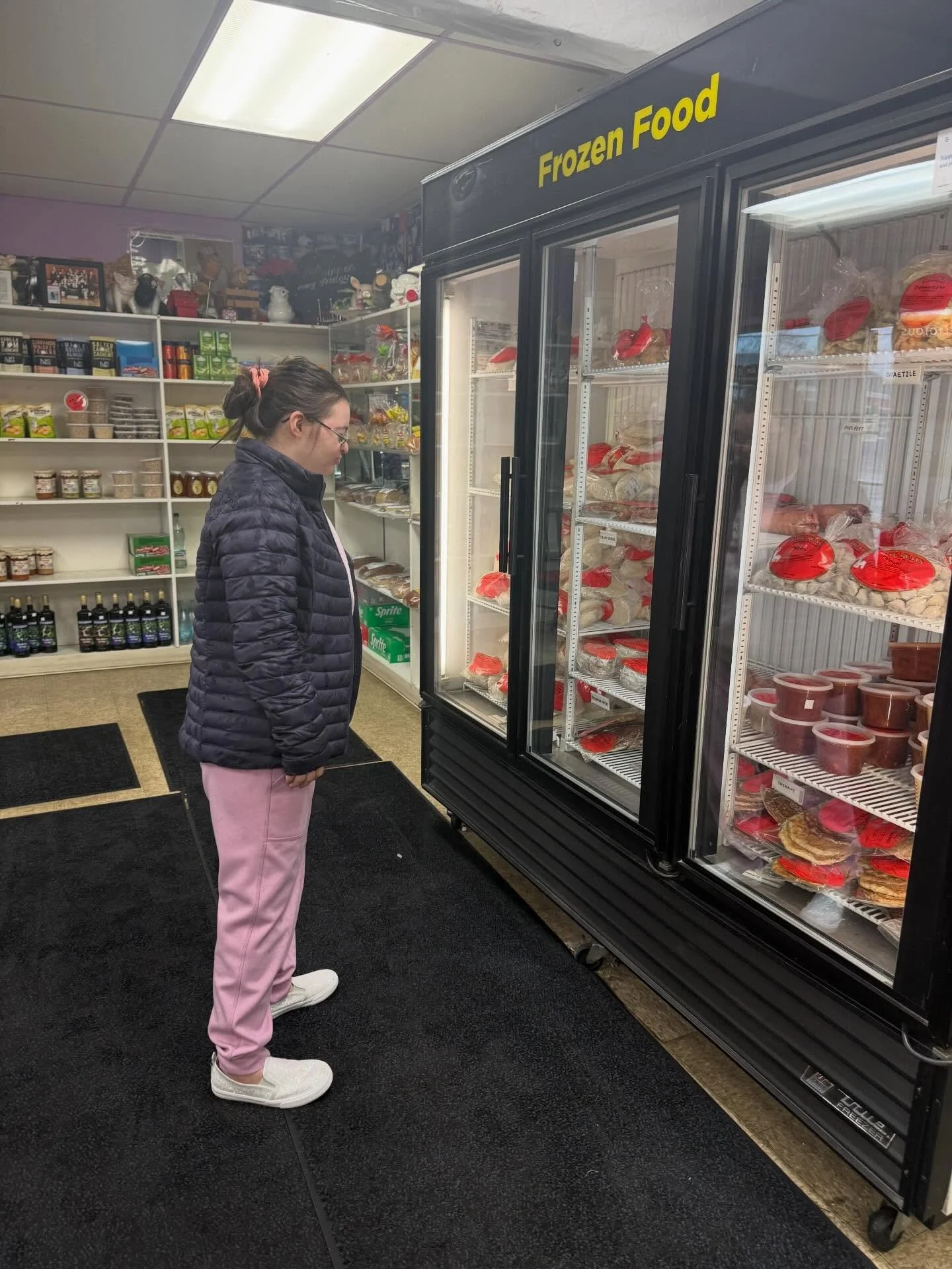 CRU on the move, we checked out a local shop called State Meats before Zumba and music class!! We always have fun with our friends @mychoiceinspires ✨💙💃🪩