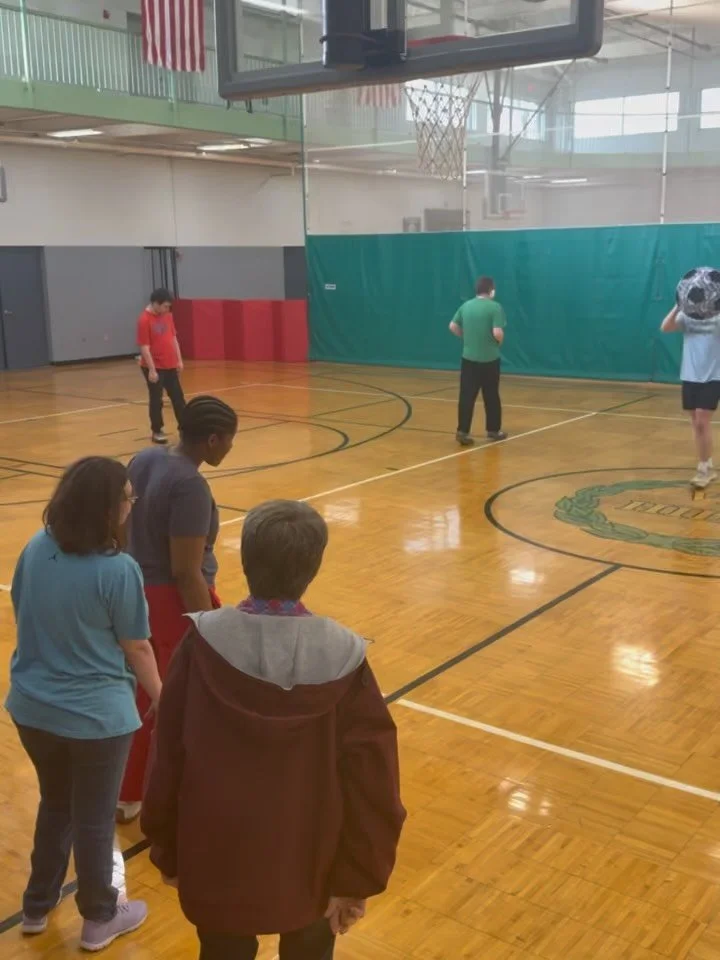 CRU keepin it movin and groovin on a Tuesday! Kicking off Tuesday with some kickball with @rec2connectfoundation ☄️then off to check out a new location for us, Rollhouse in North Olmsted for some arcade games and bowling! 🎳