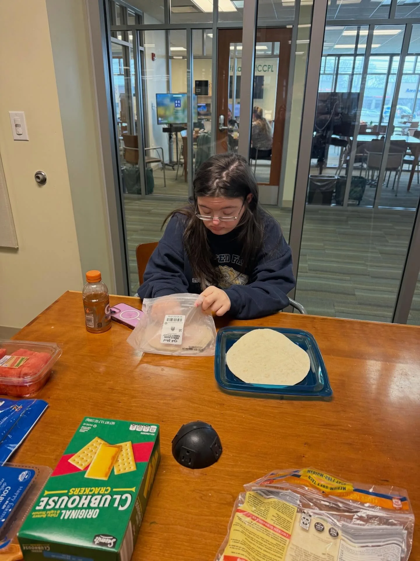 Happy Monday! Starting the week with some movement Jazzercise, meal prepping lunches for the week after shopping at Aldi and PALS monthly movie of Soul! Another fun and productive day to set the week off right! ✅🌯🥗