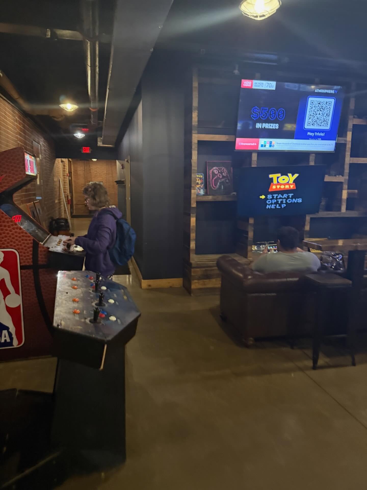 Evening CRU out and about! Nothing beats the midweek blues like a tried to Foundry in Medina for some (free!) fun! It was a beautiful day to check out all that Medina has to offer and walk around the town square 🐝🏀🕹️👾☀️