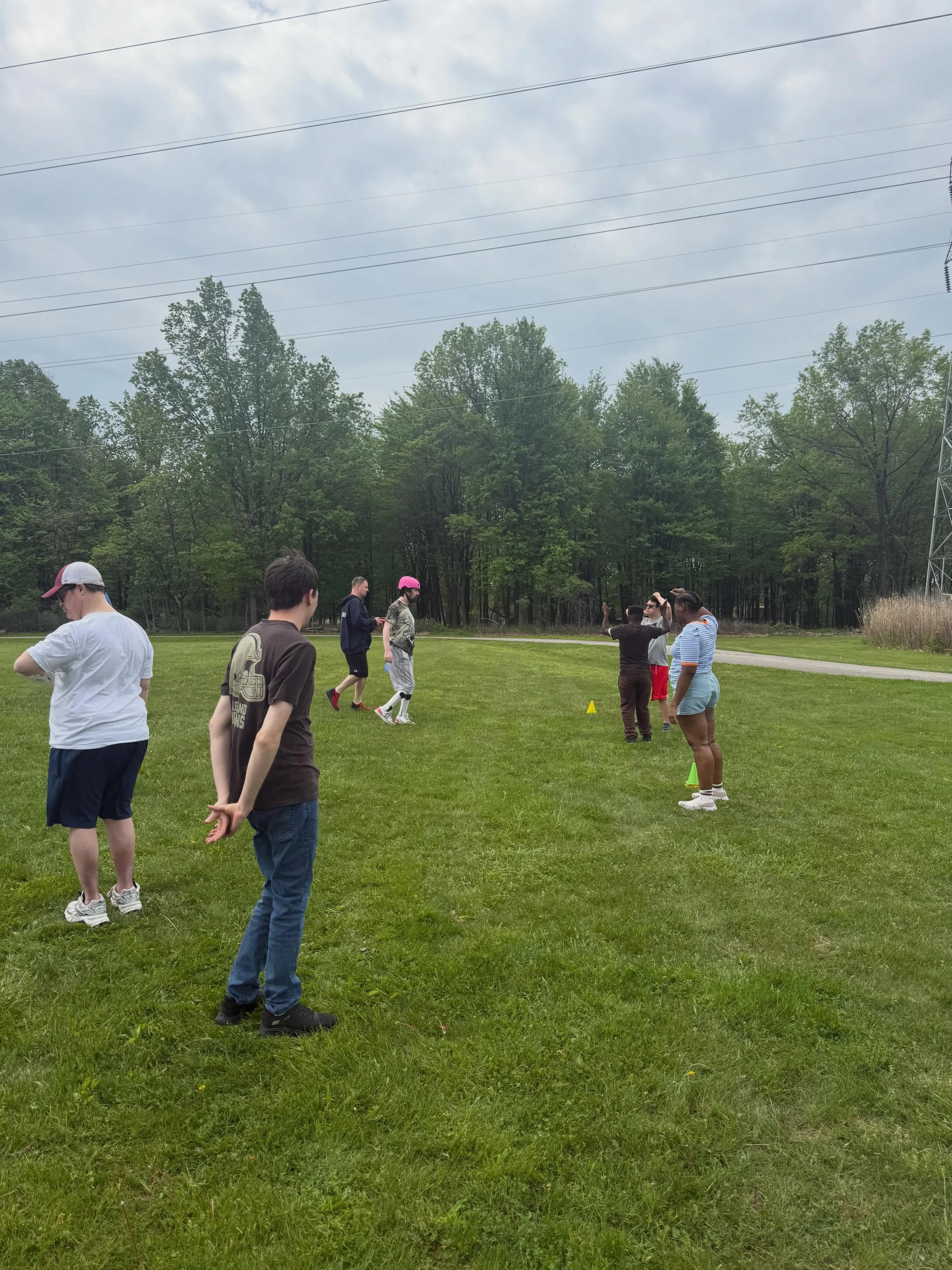Working on our disc golf skills today! Enjoying some much needed sun and seeing a huge improvement on distance from the group!! Way to go CRU! 🦋🍃⛳️ @rec2connectfoundation