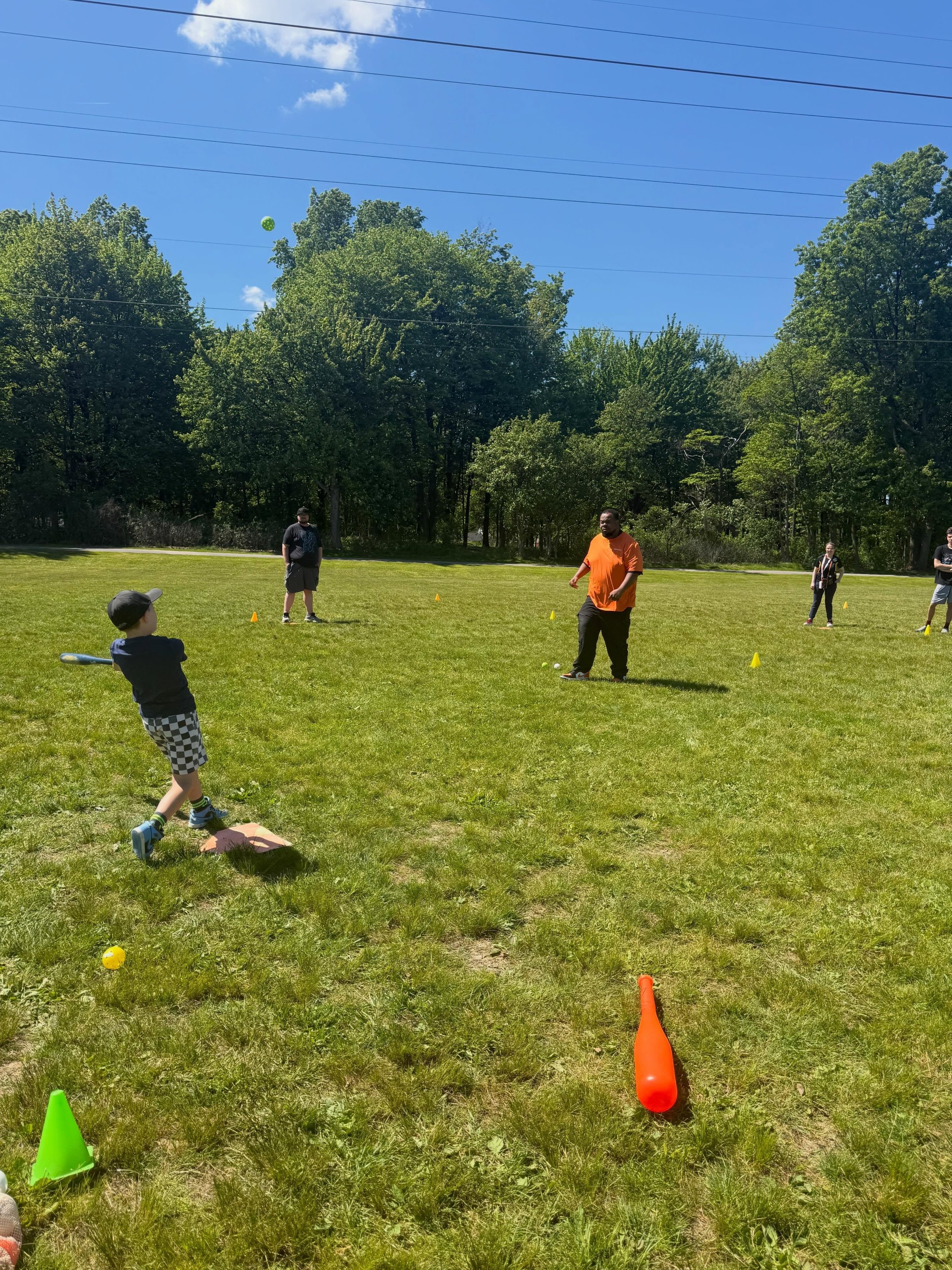 Fun in the sun with CRU!!! ☀️🤍🤗 this month is baseball with @rec2connectfoundation before heading to some music outside with friends and Spring Fling prep with our friends @mychoiceinspires getting nails done and some basketball shots! A very full 