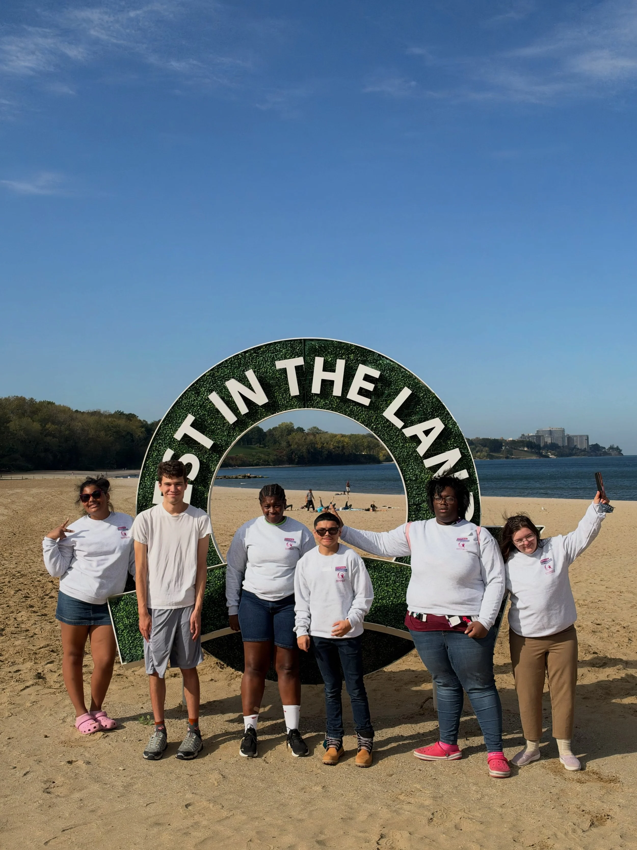 Cleanup CRU to the rescue at Edgewater Beach to help keep our community clean! 🧼 We love our resources in the community and it&rsquo;s important to have real-life experiences helping make our community what we want it to be for all to enjoy! Keeping