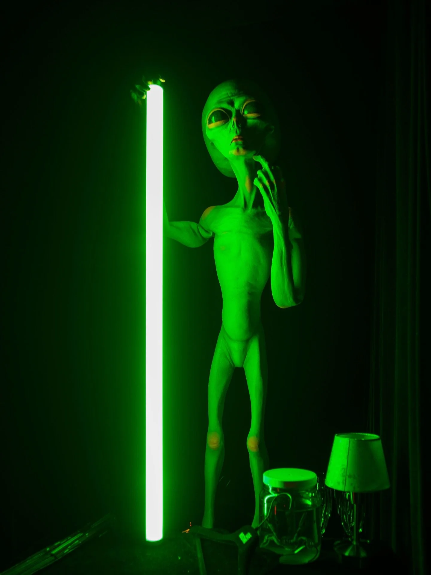 @ronanfarrow&rsquo;s Intergalactic Cantina- the details! 

Event curation @catdarlingagency 
Jello @solidwiggles 
Venue @dejavuny 
Props @abracadabranyc 
Photos @christian_germoso 
Cake @sweetjeansnoho 
Dancers @thornedarrell