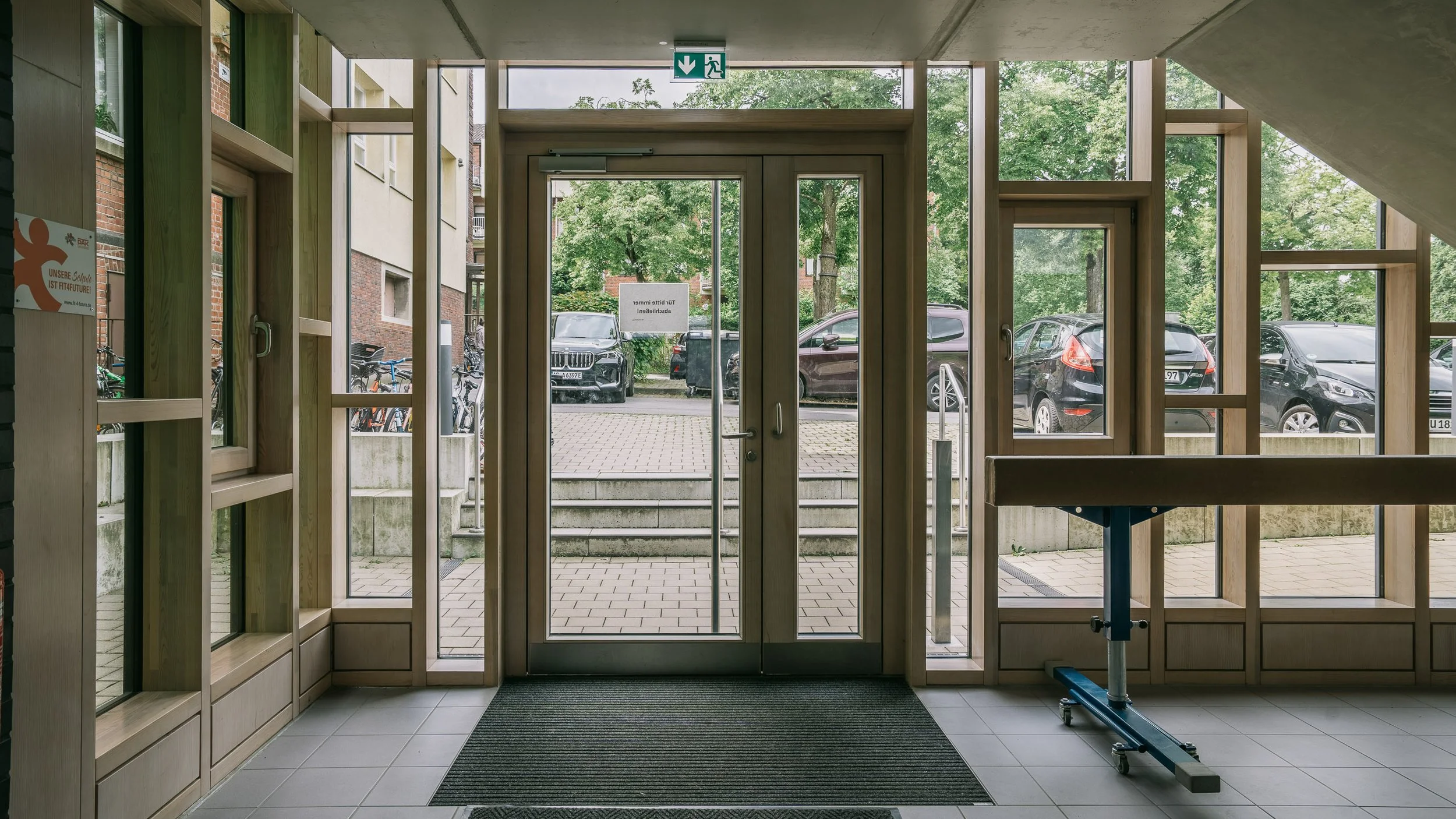 HOLZBAUBECKER_FENSTERBAU_GLASFASSADEN_small_4.jpg