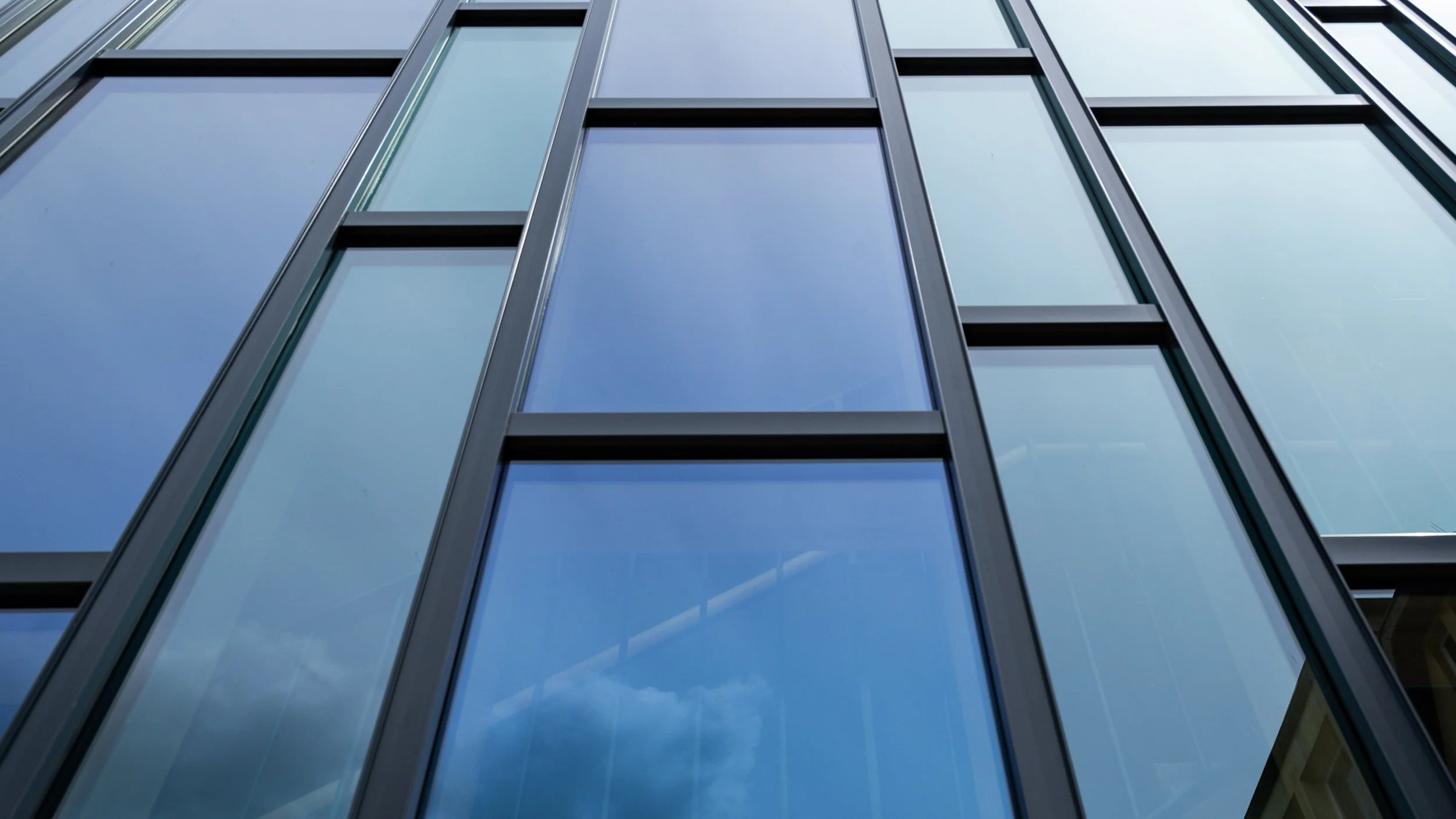 HOLZBAUBECKER_FENSTERBAU_GLASFASSADEN_small_8.jpg