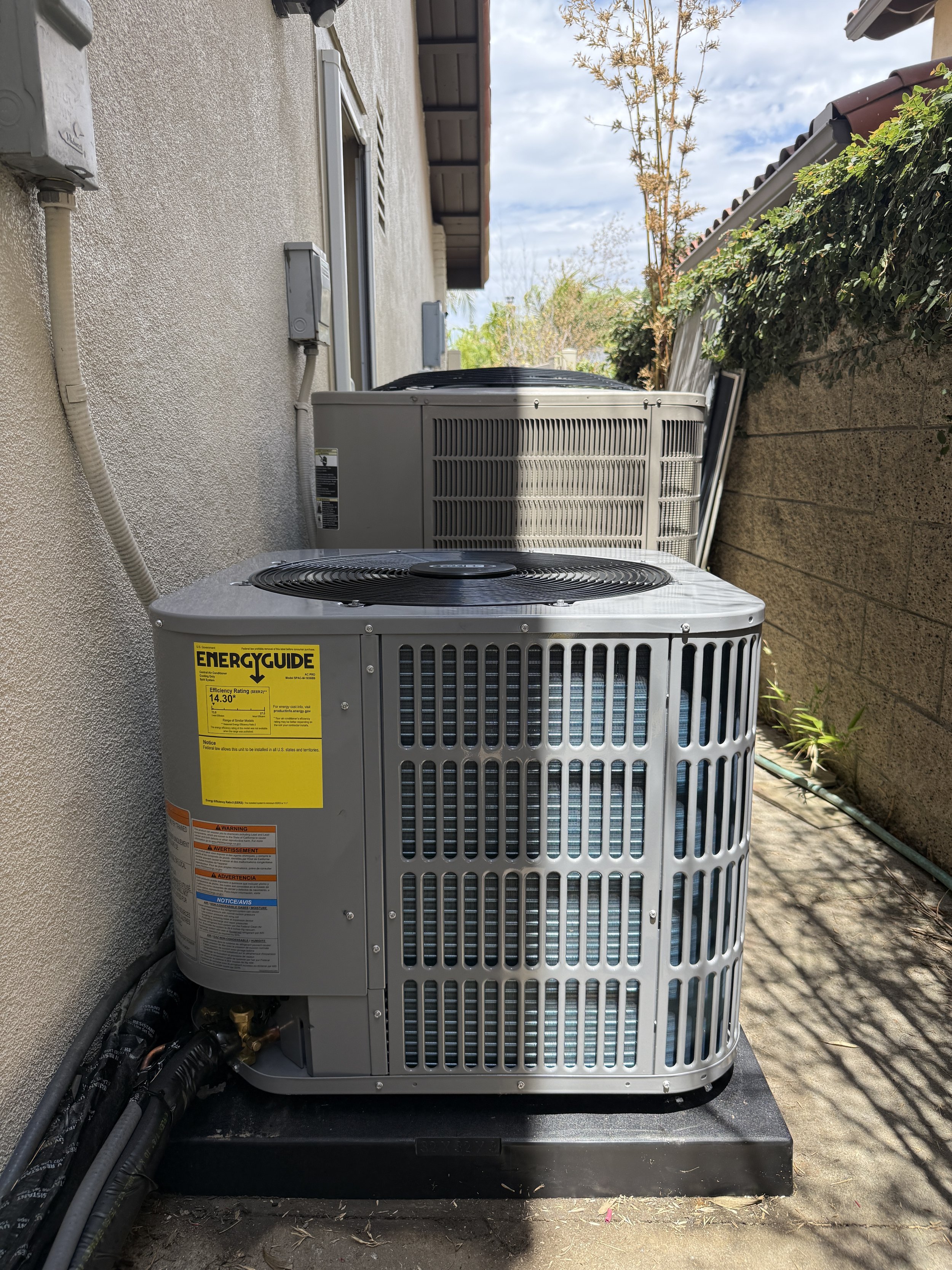Condensing unit changeout completed in Mission Viejo. Swapped out the old R22 condensing unit, which had a refrigerant leak that couldn't be repaired.