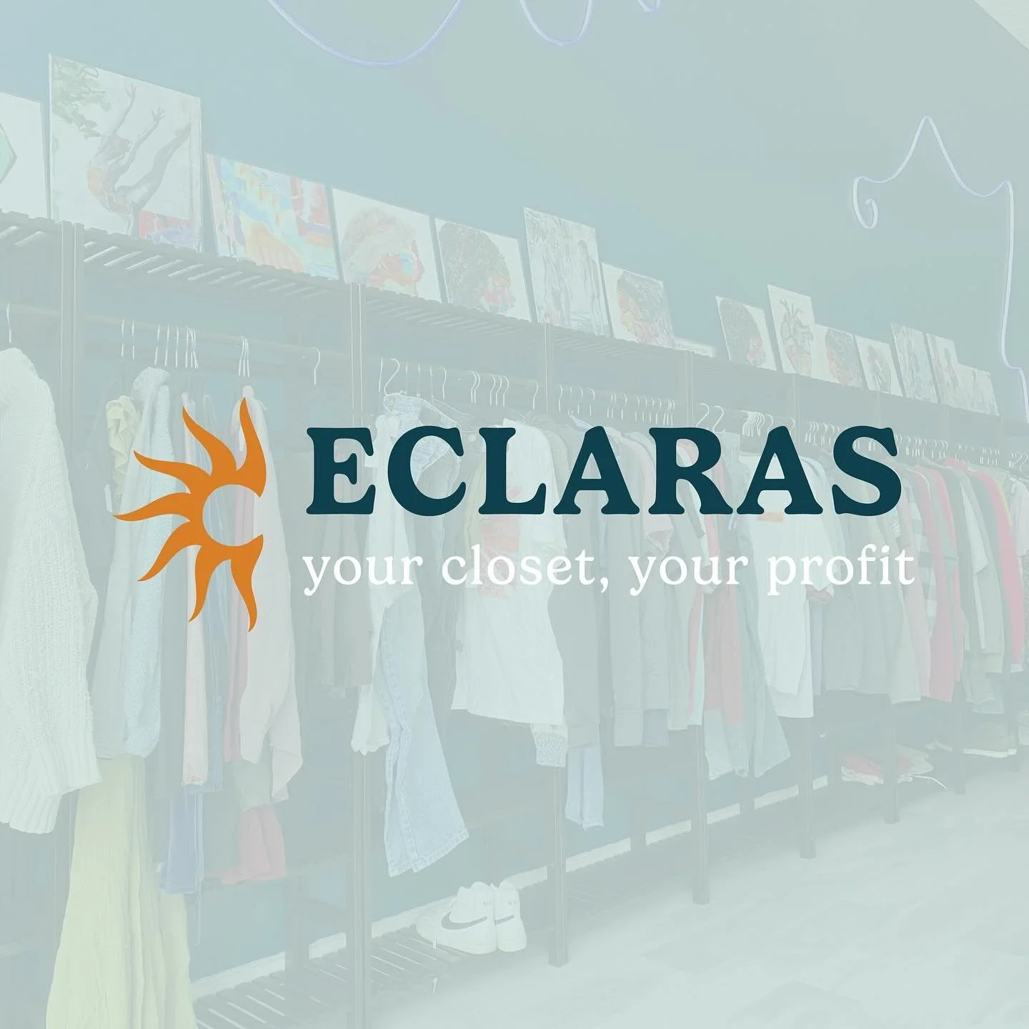 new thrift spot @itseclaras branding 👚✨👟👜🎨

come check out opening day on september 20th from 12-8pm! there will also be permanent jewelry from 3-8pm 🤭

&bull;
&bull;
&bull;

#branding #thriftshop #bloomingtonindiana #indianauniversity #smallbus