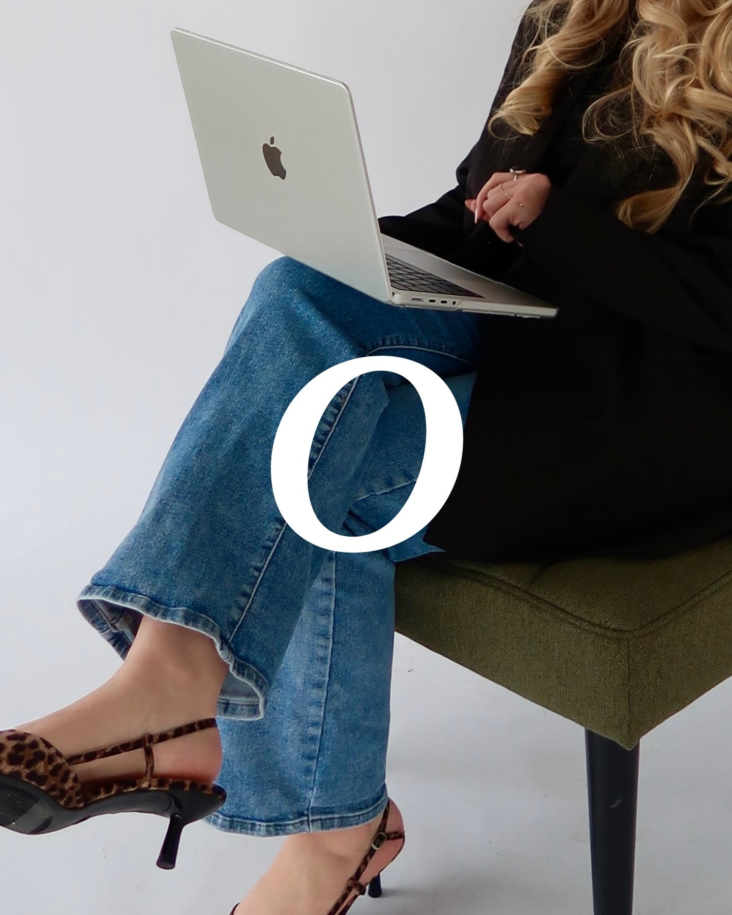 swipe &rarr; interested in working together???

click the link in my bio, check out some of my work, and fill out the contact form &mdash; i will get back to you asap to schedule a complimentary discovery call!!!

#graphicdesign #socialmediamanagemen