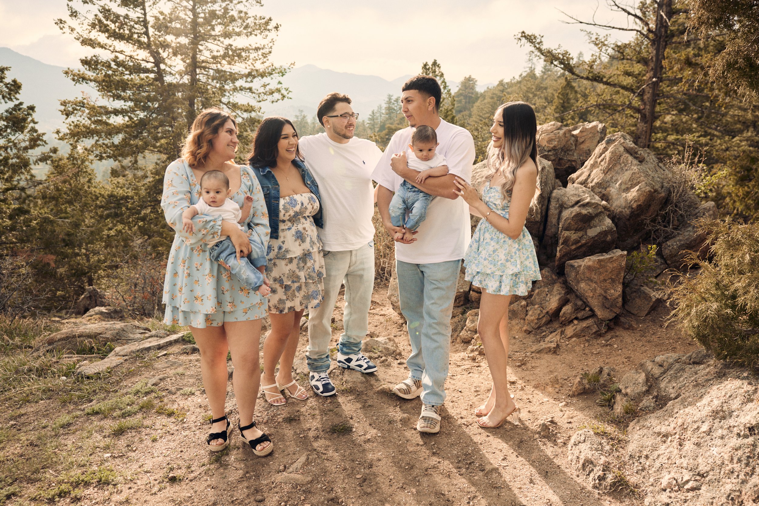 large-family-in-colorado-mountains.jpg