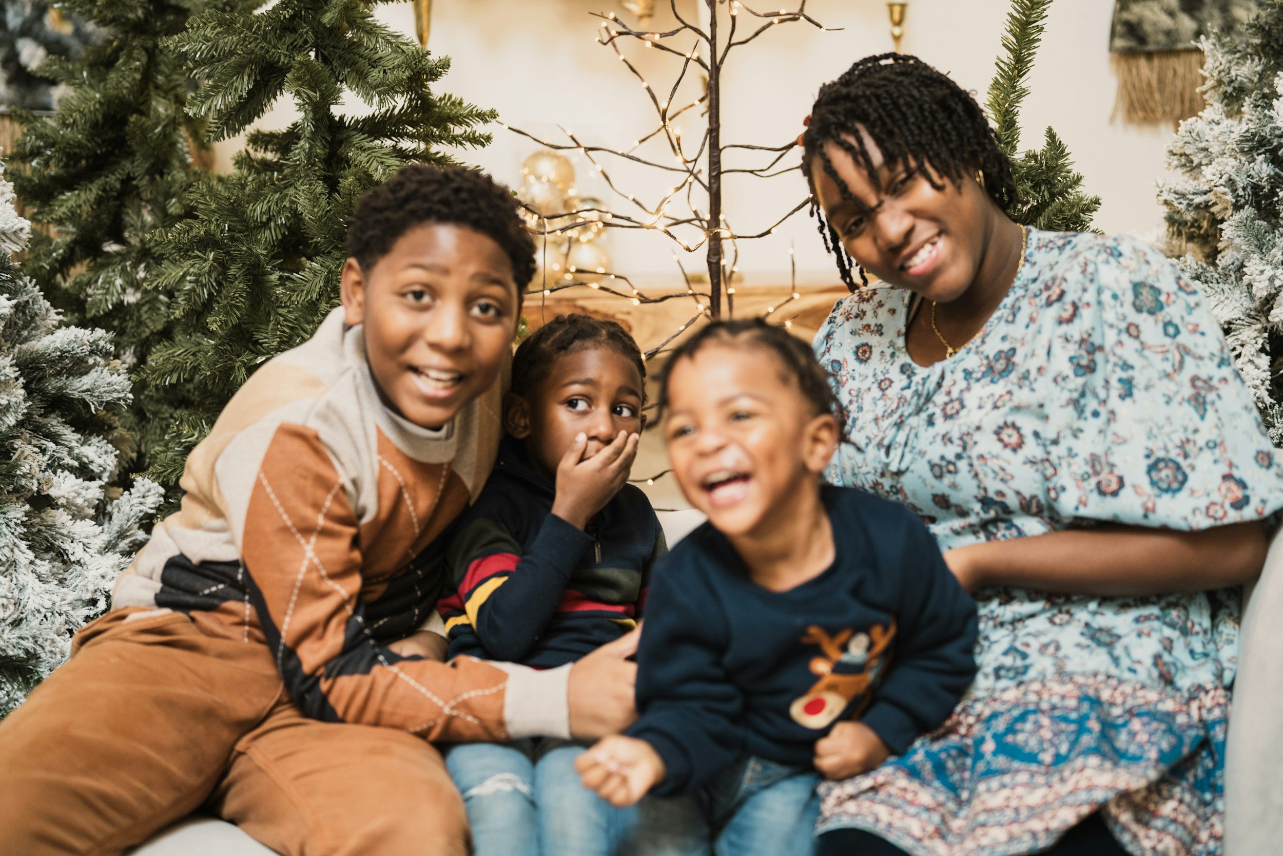 How to Teach Multiple Ages at Once as a Homeschooler