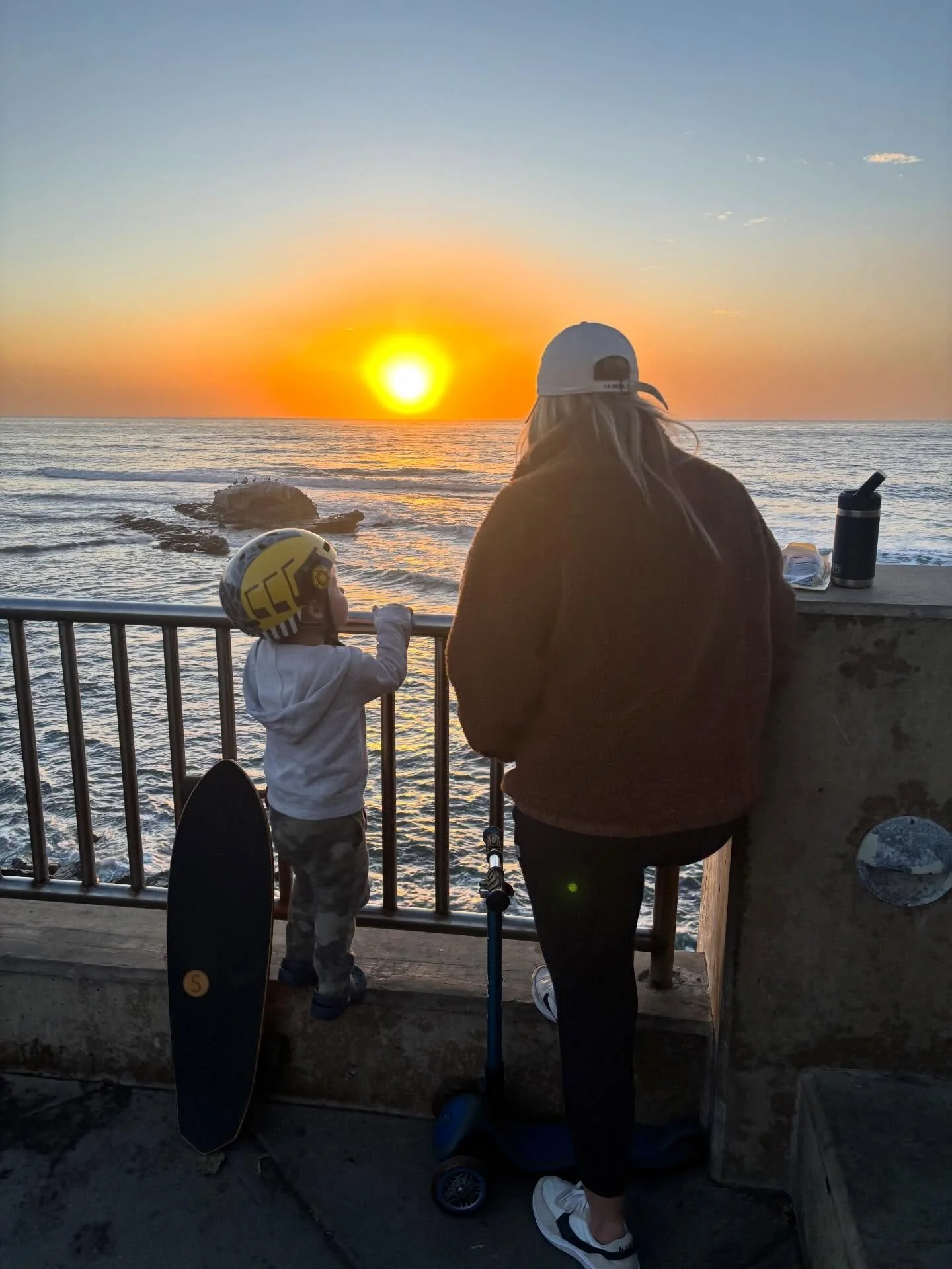 2025 Summary ✨

Traveling to Hanalei Bay, Healdsburg, Wisconsin, Boston, Montauk, and having many visitors out west delivered an abundance of memories I&rsquo;ll cherish.

Life is better when you have beautiful souls around you to share it with, and 