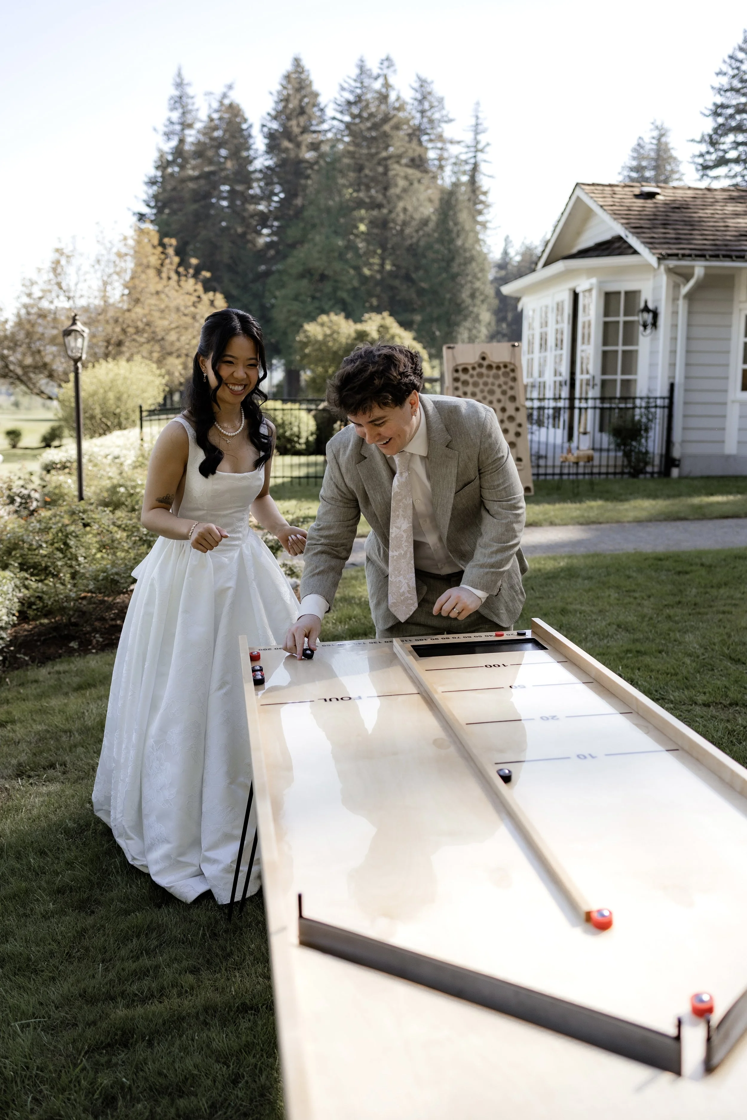 Wedding Cocktail Hour Games That Get Guests Mingling