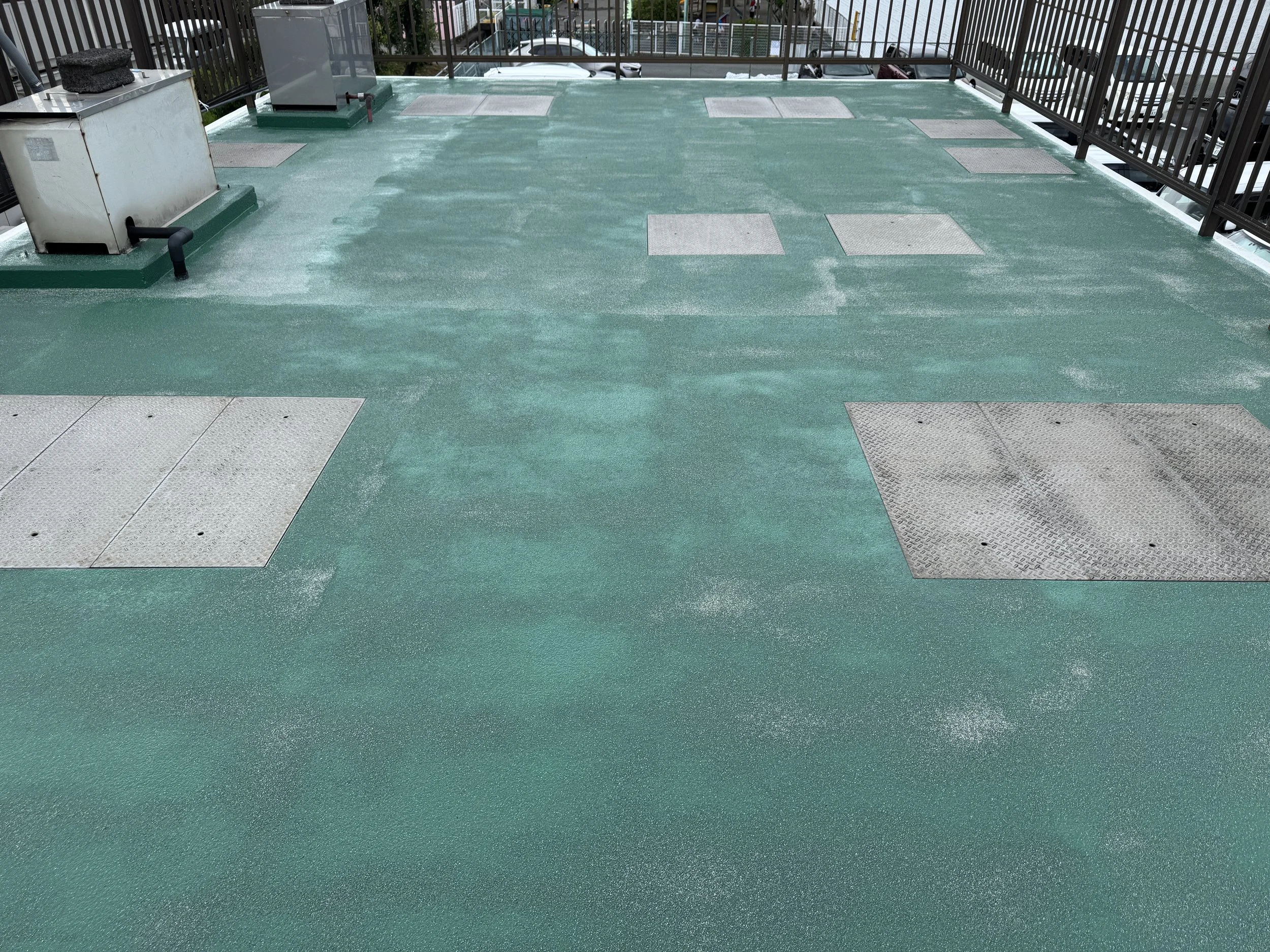 ユータックE30N塗布1回目完了