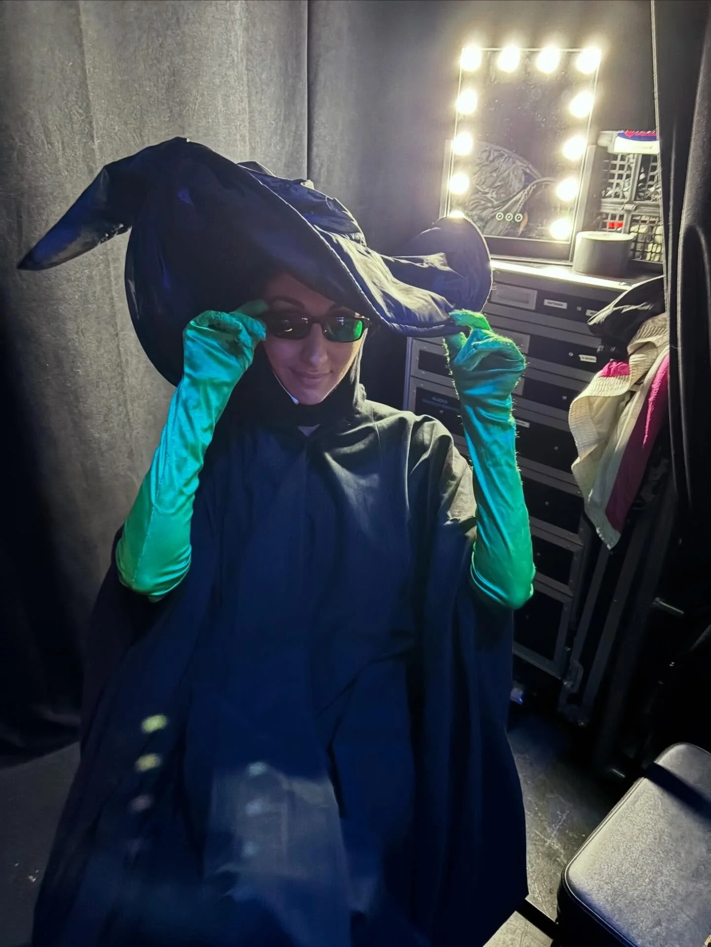 East Coast friends!!! 💚 Spamilton is coming to Lowell, Massachusetts next Sunday 3/22! 🌟
Grab your friends. Take a road trip. Check out Boston. And drive over to @lowellaud to see Elphie and the rest of her friends 😊

#tour #spamiltonlive #spamilt