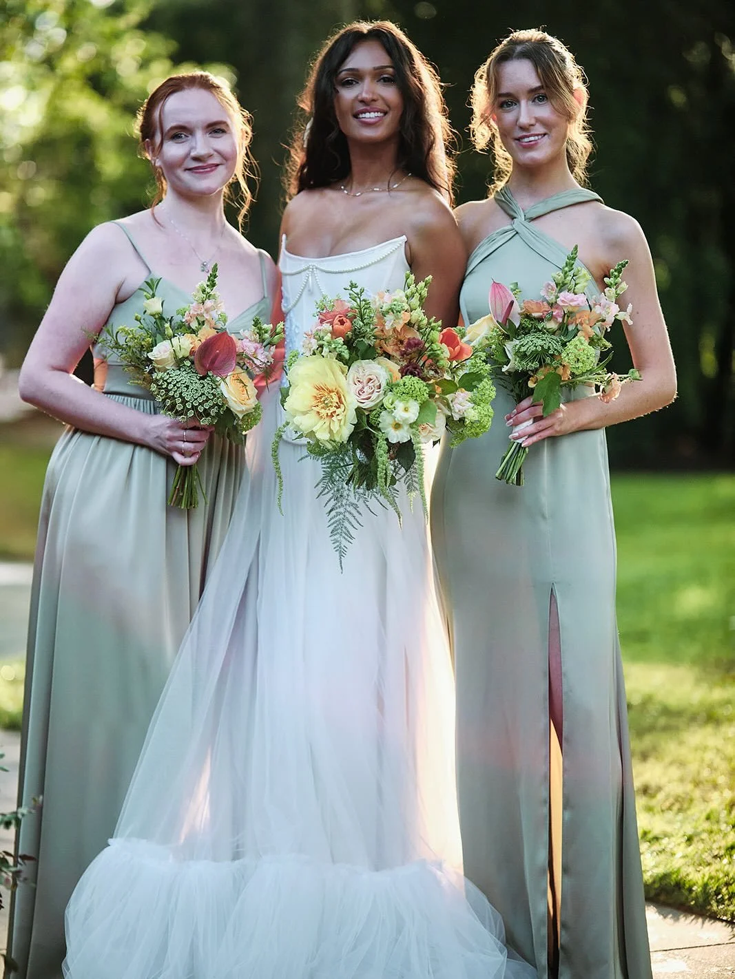 Girl gang 😍 @stephanie_b_barrett  Also Mycie did an incredible job at capturing the day you can contact her @gods_favorite_girl_ 📷💖 Excited to share more of her work✨ it was so nice getting to reconnect with my old coworkers 🥹❤️