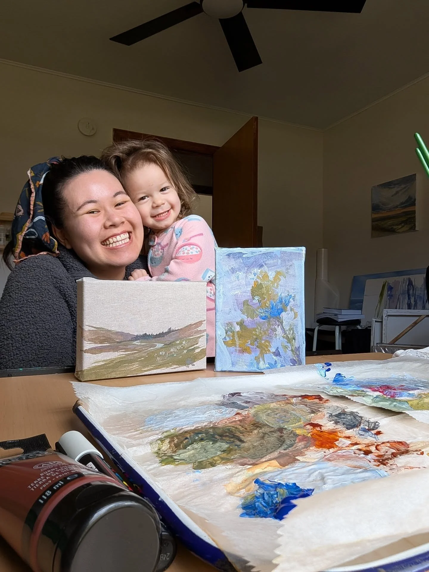 this is my best of both worlds🤍💛 I am so lucky to be living not just one dream but two dreams! Being a stay at home mom and a selling artist really is the best of both worlds😍 I think my favorite bonding time with my daughter are our little painti