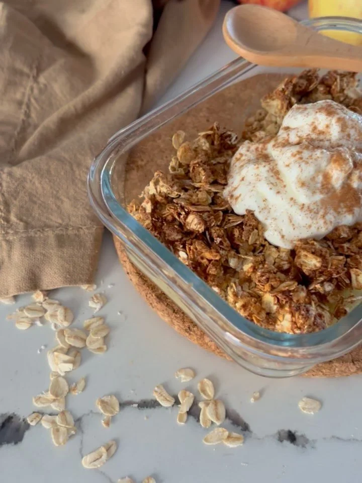🍏🍎HIGH PROTEIN & HIGH FIBRE APPLE PIE OAT CRUMBLE 🍎🍏
📌Save this recipe when you need something warm and comforting on a cold winters day!
Although I recommend starting your day with a high protein, high fibre savoury breakfast to support s