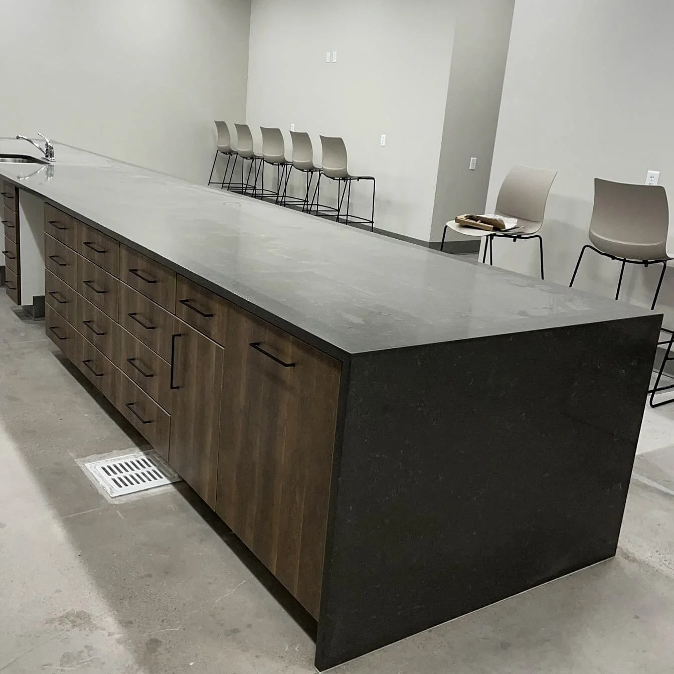 Some installations of last months! 

Send us a message for a free quote! ✨ 

#kitchen #design #bath #countertop