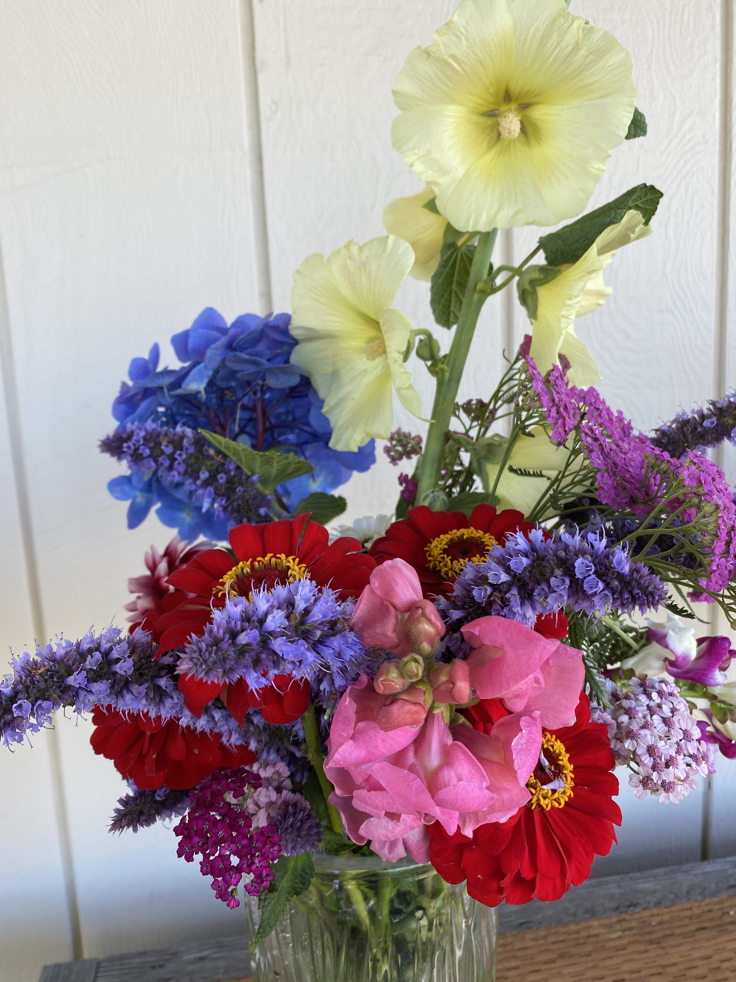 Mid summer bouquet subscription