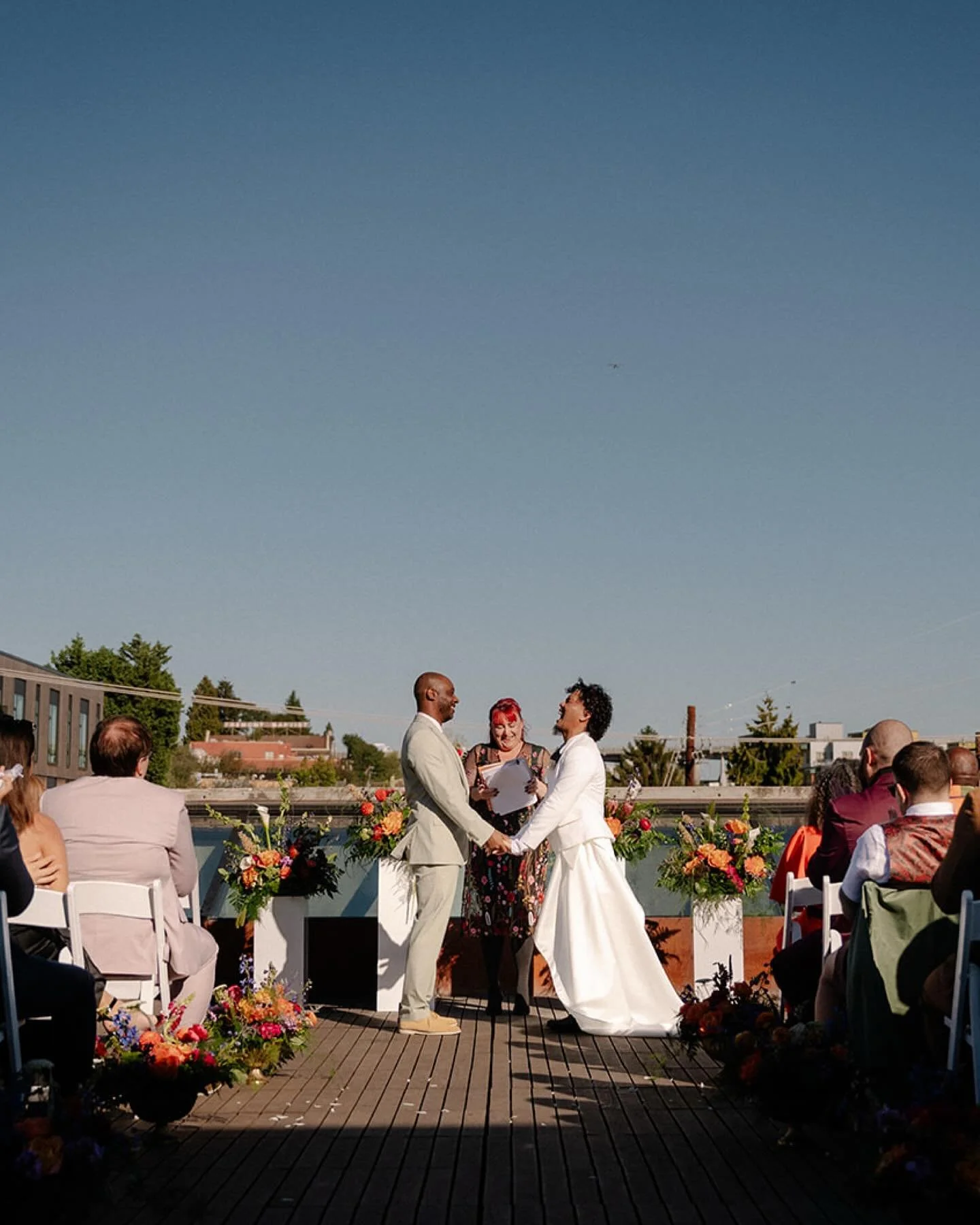 We love getting photos back and reliving the laughter and love shared on wedding days!! Can&rsquo;t get enough of these moments captured on R &amp; T&rsquo;s wedding day. 

Photography : @soundandseaphotography 
Floral: @farmhouse_box_bloom 
Entertai