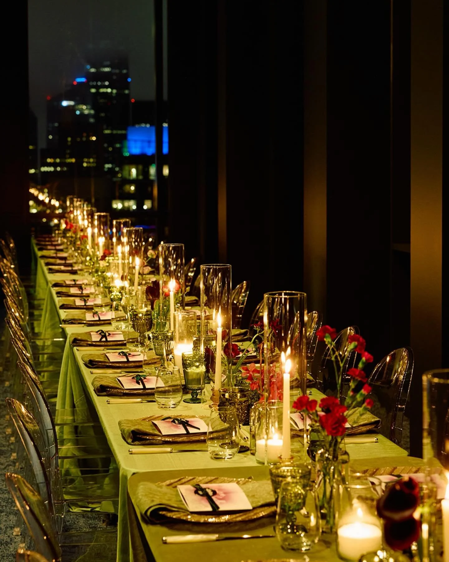 It&rsquo;s magic when the couple&rsquo;s personality shines through in the details. 

Photography: @freckleandflirt 
Beauty: @michellewight.hmu 
Catering: @rachelchyang &amp; @seashucked 
Cake: @papercakeshop 
Entertainment: @babyvanbeezly @natlefkof