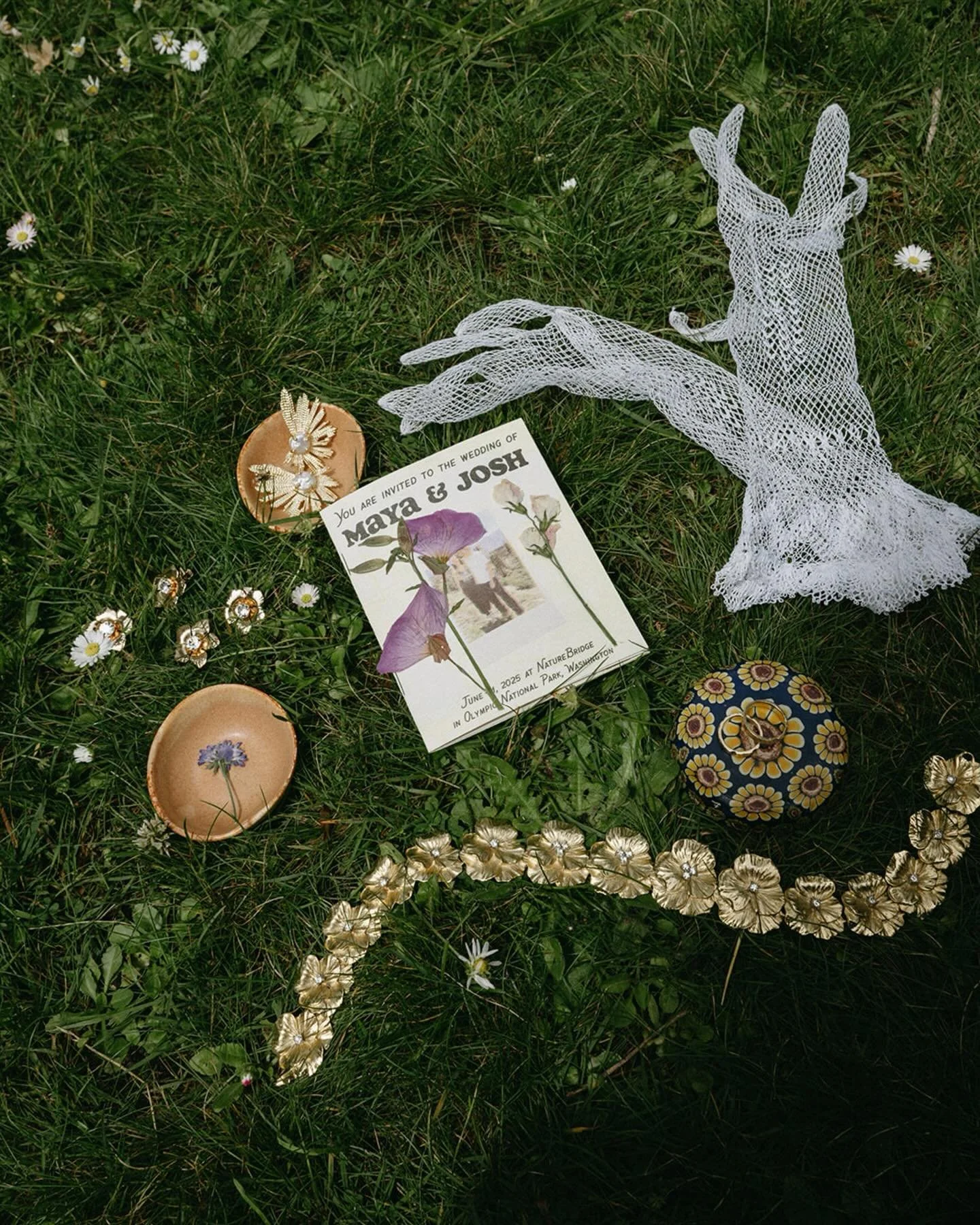 The little things captured.

Photography: @ezraenzophotography 
Venue / Catering: @naturebridge 
Coordination: Finn Events