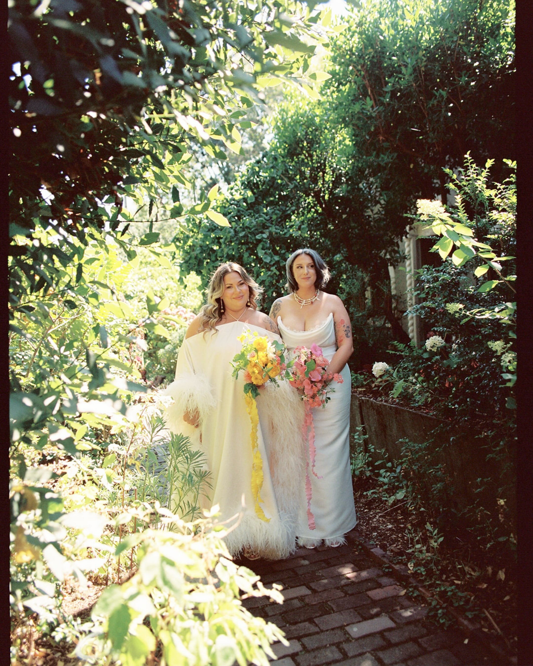 These bridal shots are magic and you can&rsquo;t convince me otherwise.

Photography: @marykalhorweddings 
Floral: @phosphorusbotanical 
Venue / catering: @thecorsonbuilding 
Entertainment: @babyvanbeezly @evviethehuman @therowanruthless 
Rentals: @p