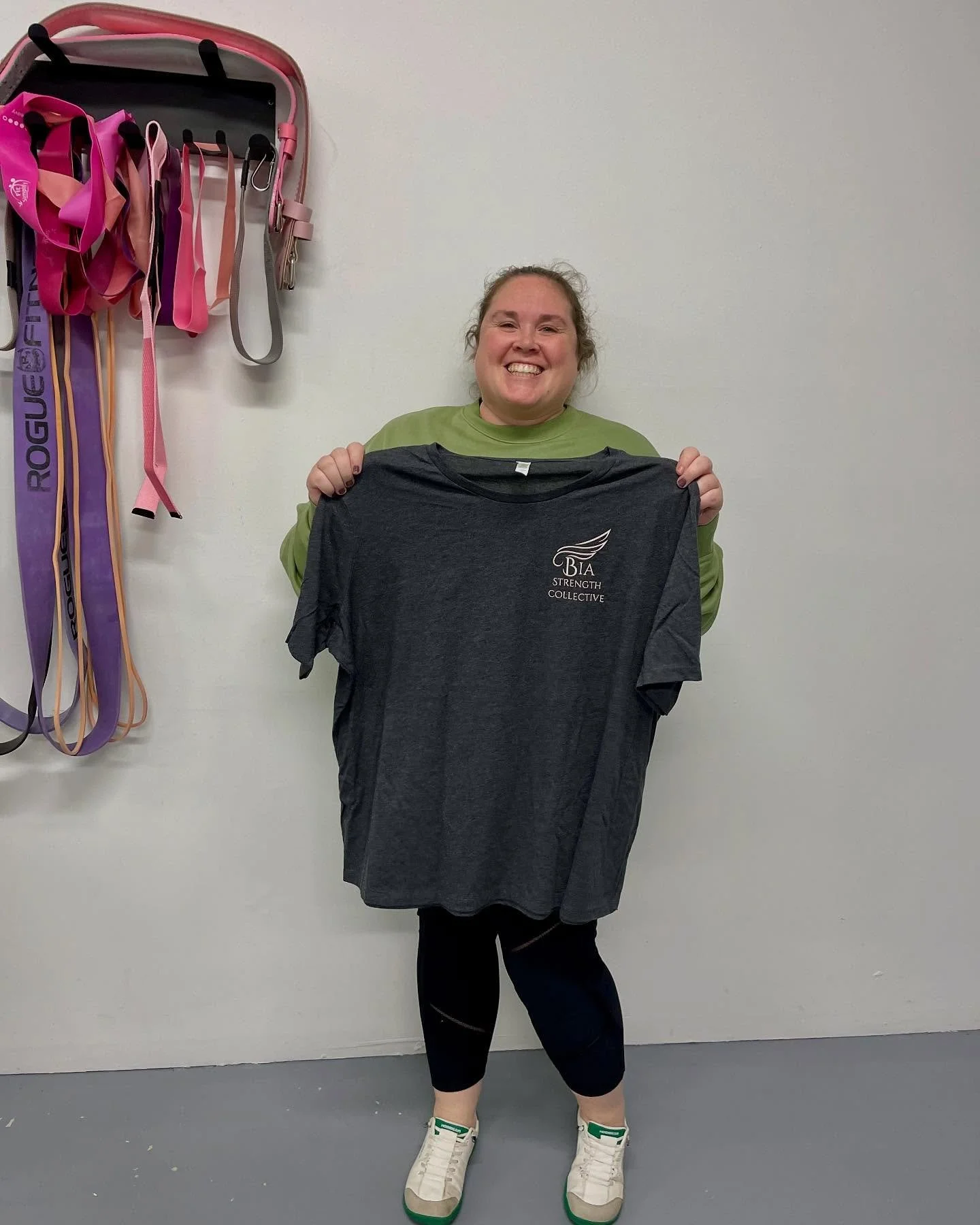 It's time to celebrate our March (and Bia&rsquo;s first ever 🙌🏼) member of the month, Randi! 🥳 
Randi perfectly embodies all of our gym values - she&rsquo;s kind, brings a strong work ethic, and a positive energy! 💪 
When she's not busy crushing 