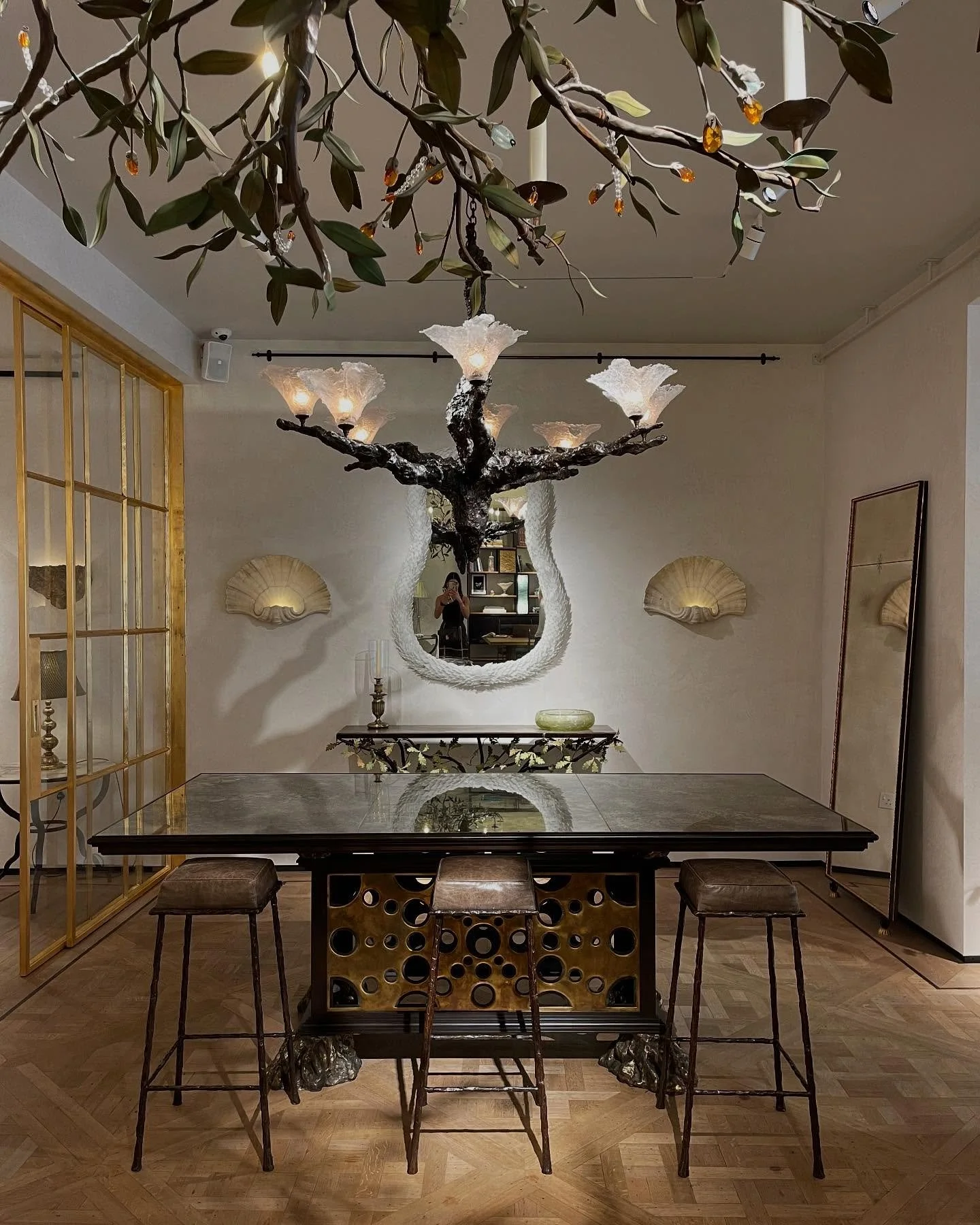 COX LONDON, LONDON. Unleashing the nature within every piece they create.

@coxlondon 

#atelier #travelsdventures #lighting #furniture #sculptural #interiordesign #london