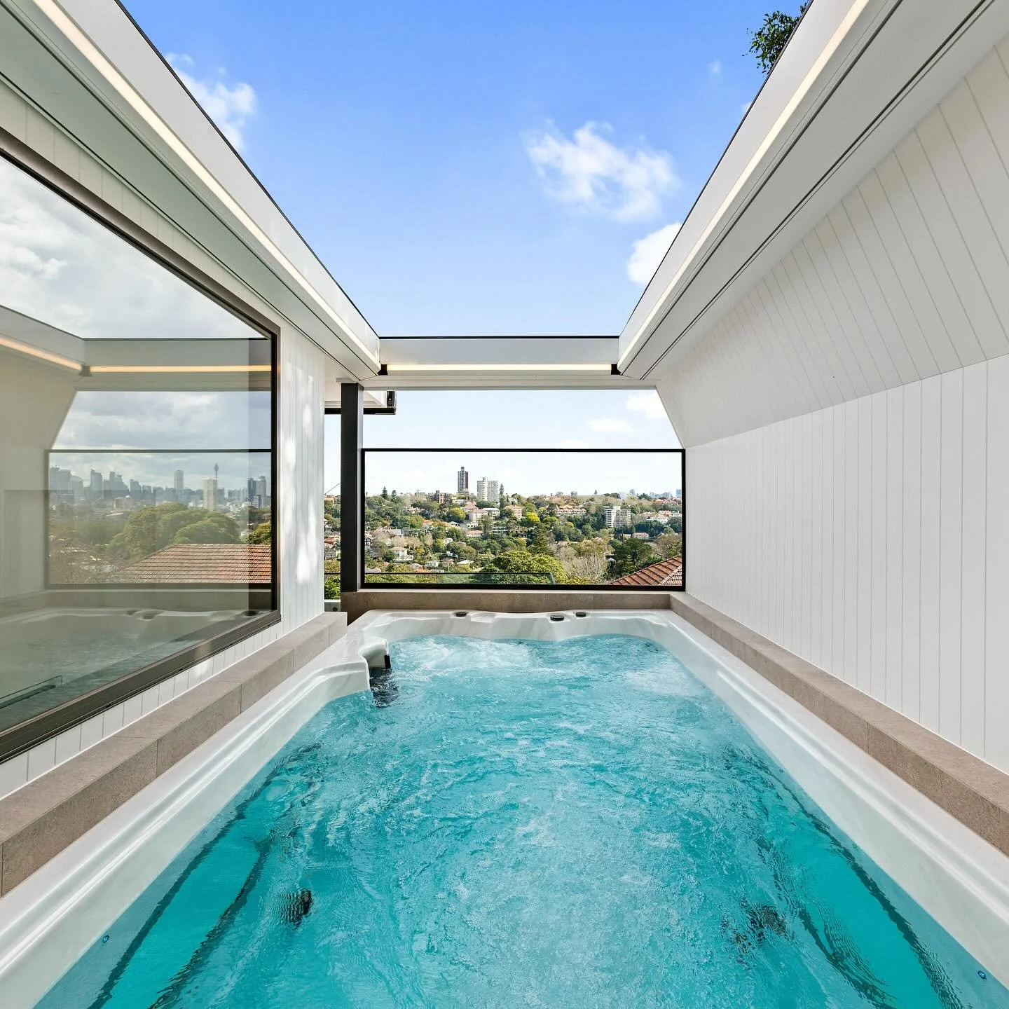 BELLEVUE HILL RESIDENCE. From sunrise to starlight 🌞🌙
This retractable spa is the ultimate luxury &mdash; soak up the skyline by day and unwind under the stars by night.

#SpaGoals #DayToNightDesign #LuxuryLiving #IndoorOutdoor #interiordesign #Poo