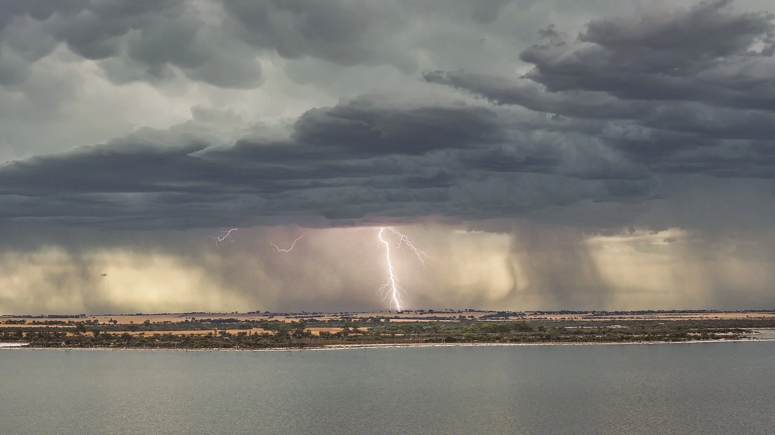 LAKE NINAN STORM 17122025-4.jpg
