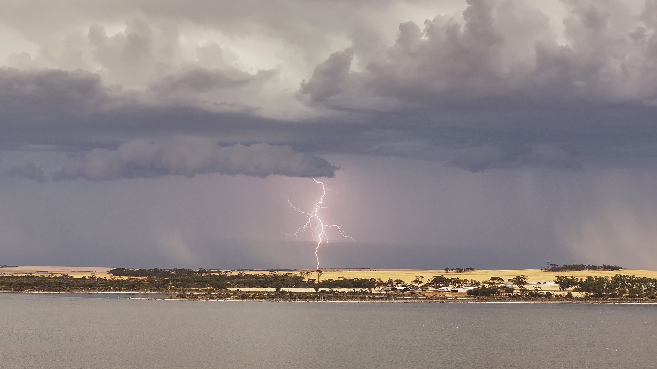 LAKE NINAN STORM 17122025-1.jpg