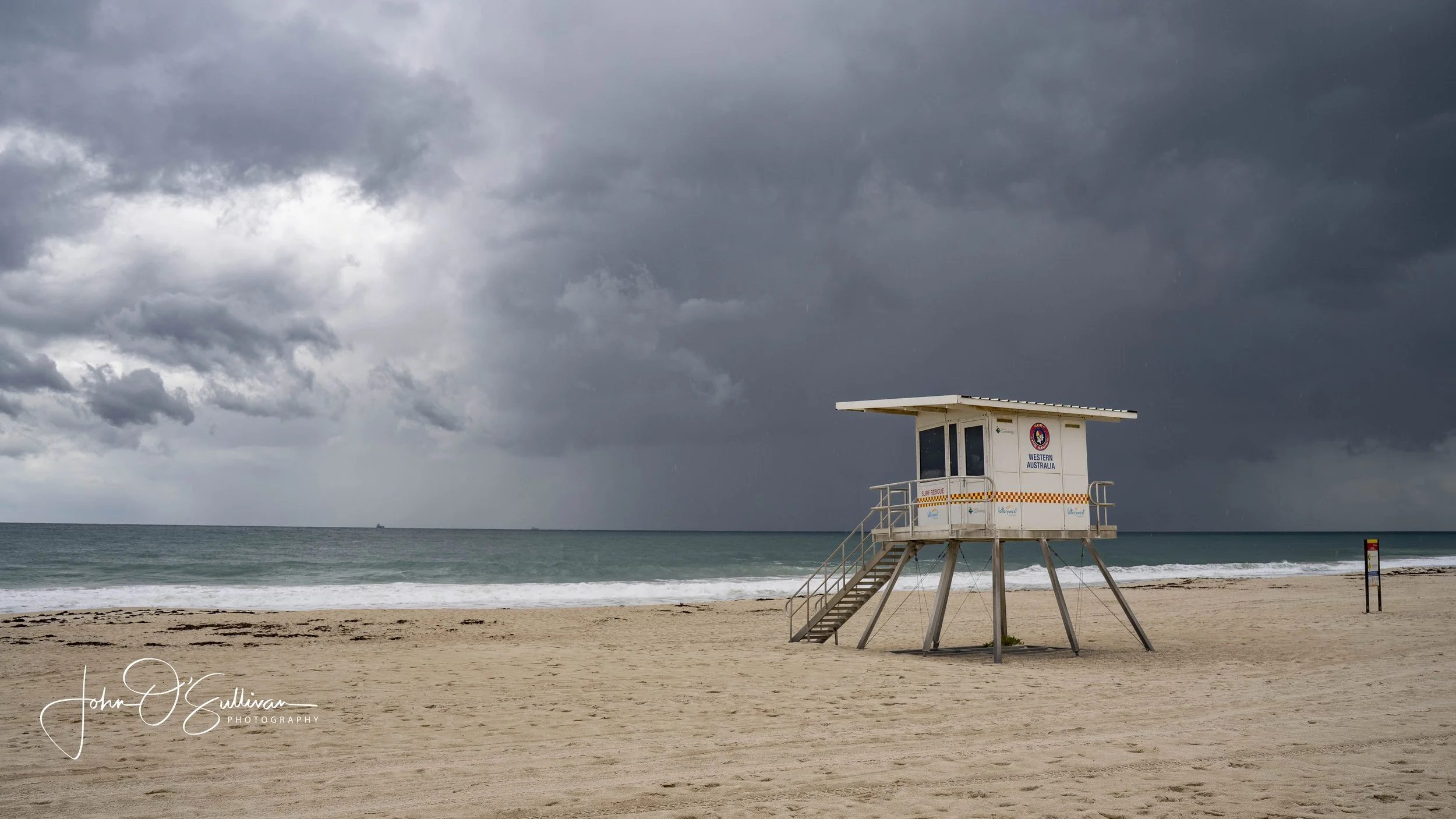 110_ CITY BEACH SURF TOWER