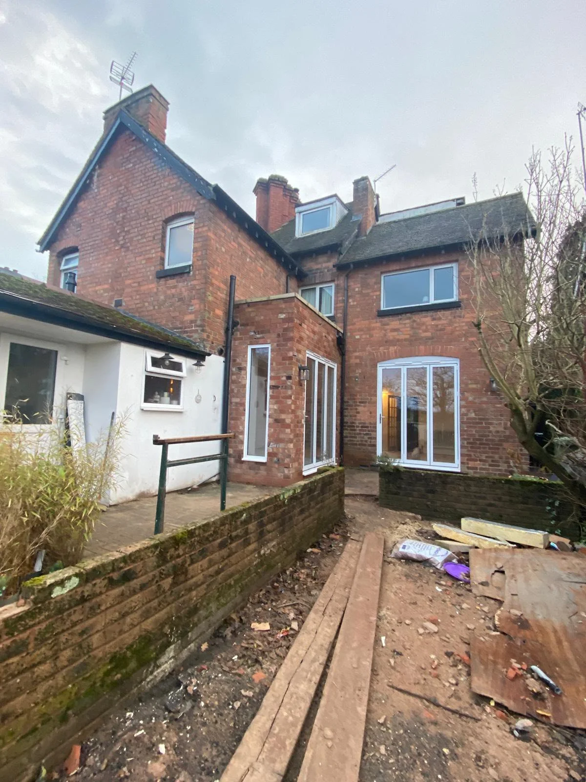 Before and after photos of a garden transformation in Marston Green 👌
All ready for planting.
