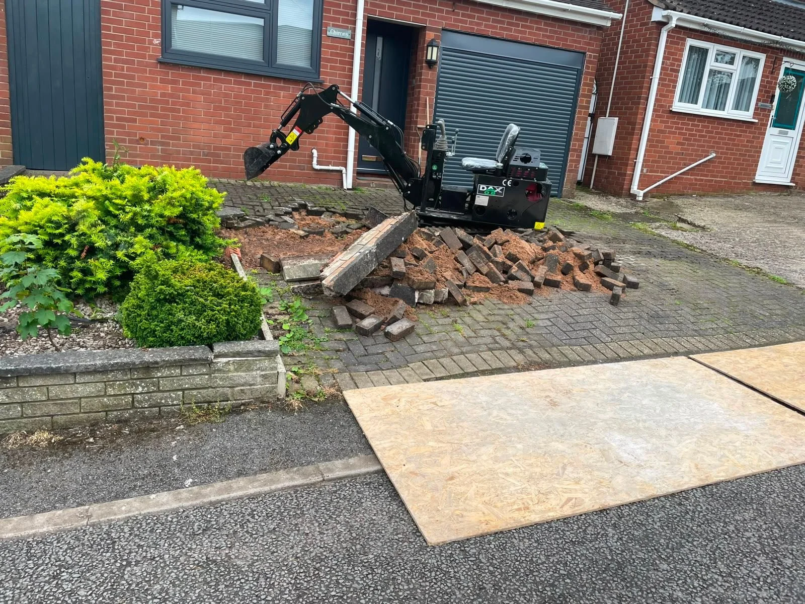 Two Tarmac drives completed in Fillongley this week 👌