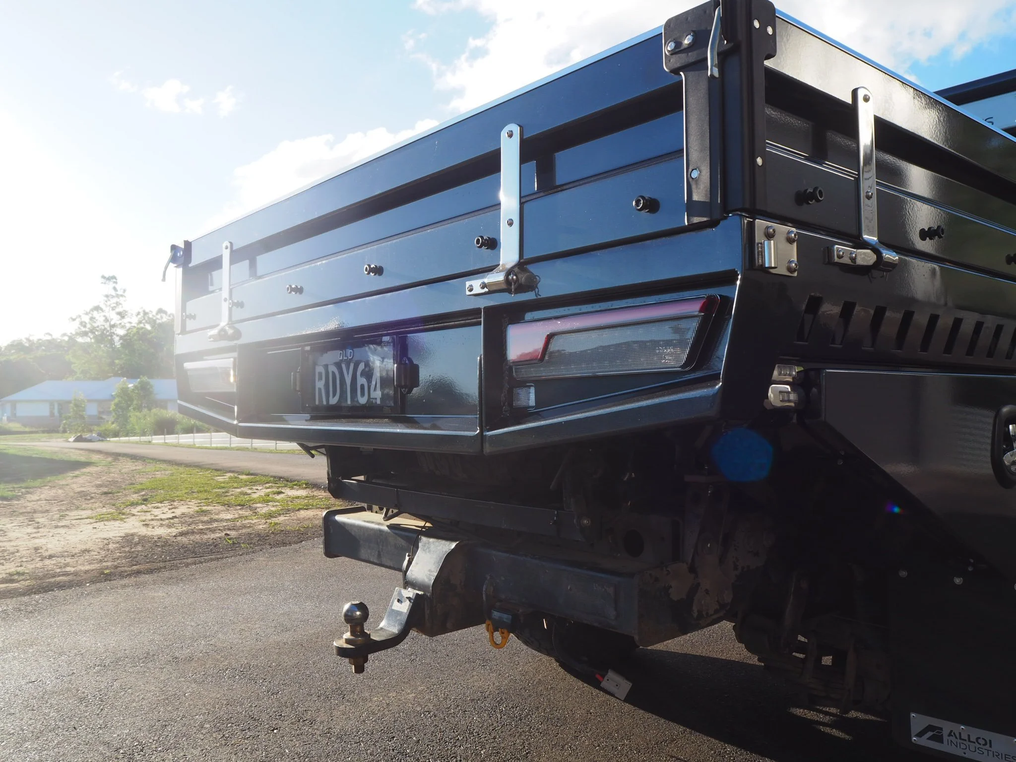 Touring-spec heavy-duty custom aluminium ute tray