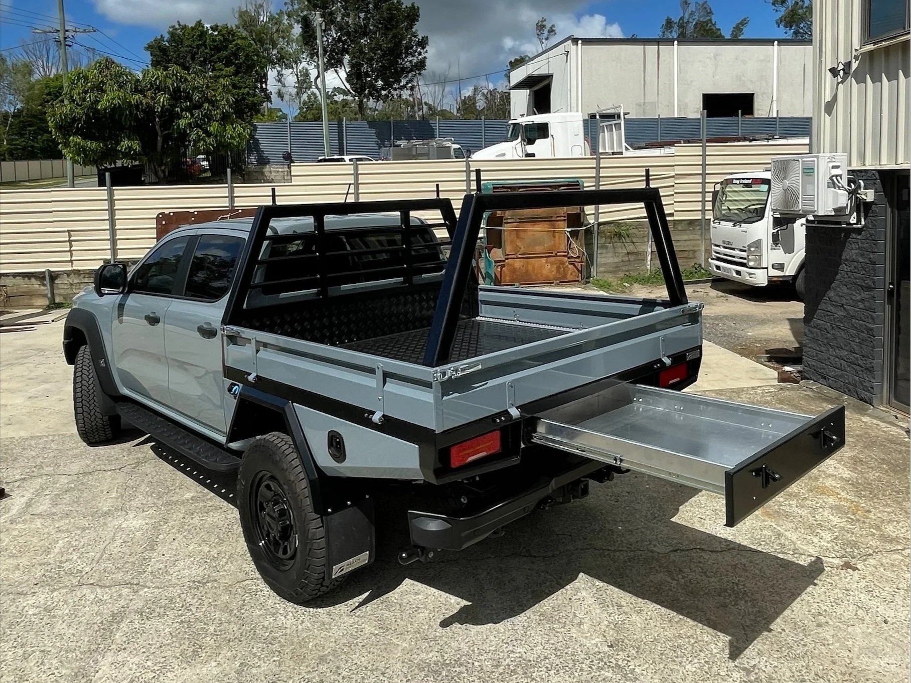 Colour-coded Ford Superduty Aluminium Tradesman Tray
