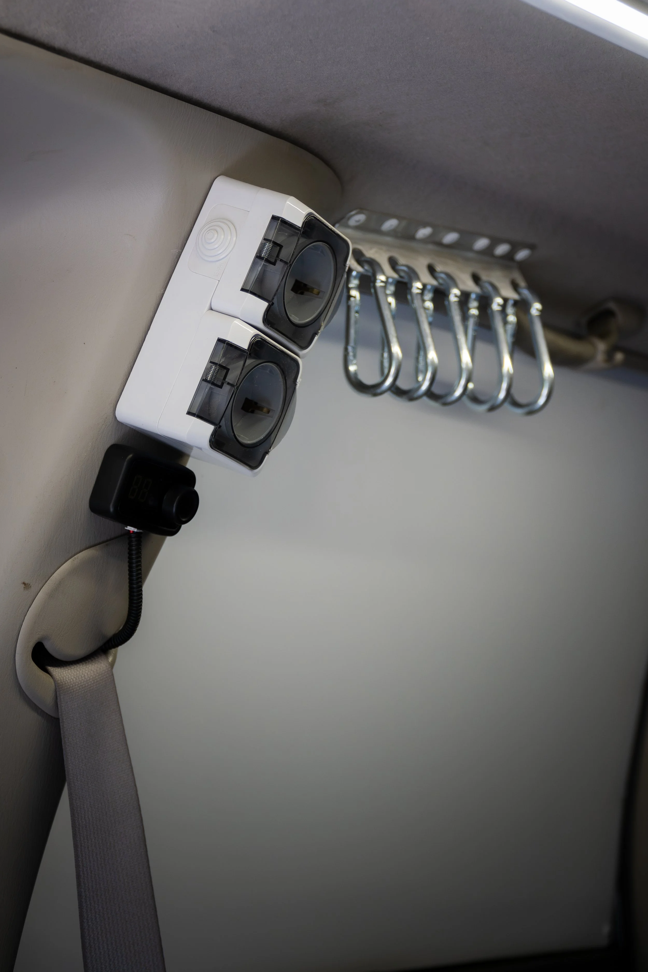 220V + hooks for infusions.jpg