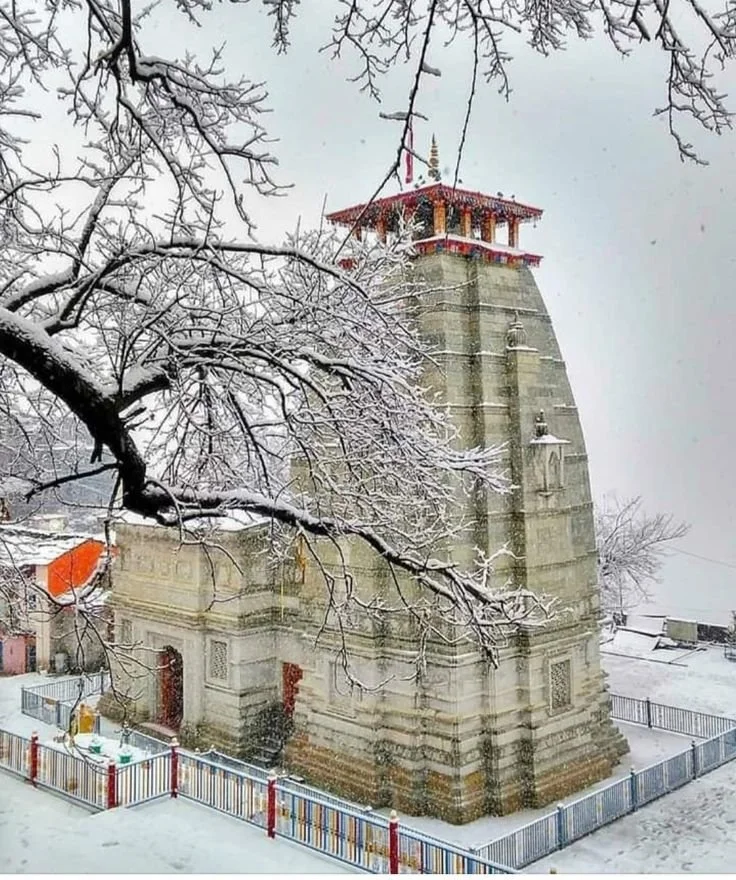 Image of Snowy Trails – Snow-covered trail leading to Kedarnath during the Yatra season