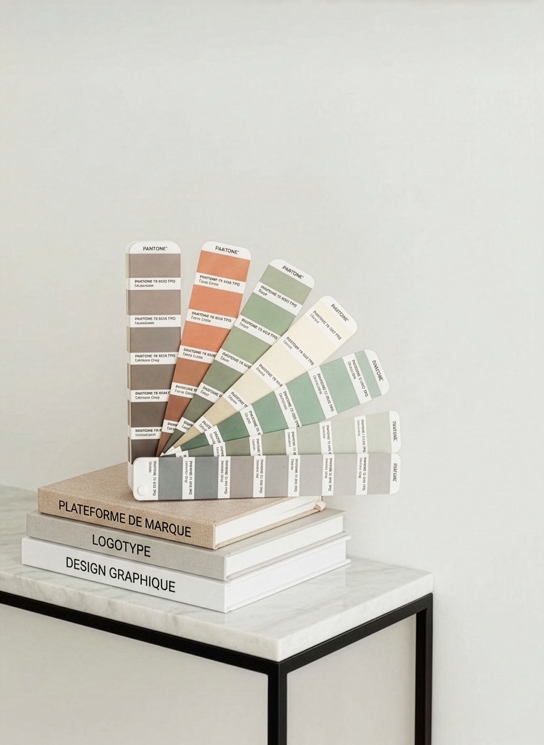 Livres de Brand Designer illustrant l'expertise en communication, marketing et branding de Mathilde Lafargue  directrice artistique à Montpellier, alliant storytelling et identité de marque.