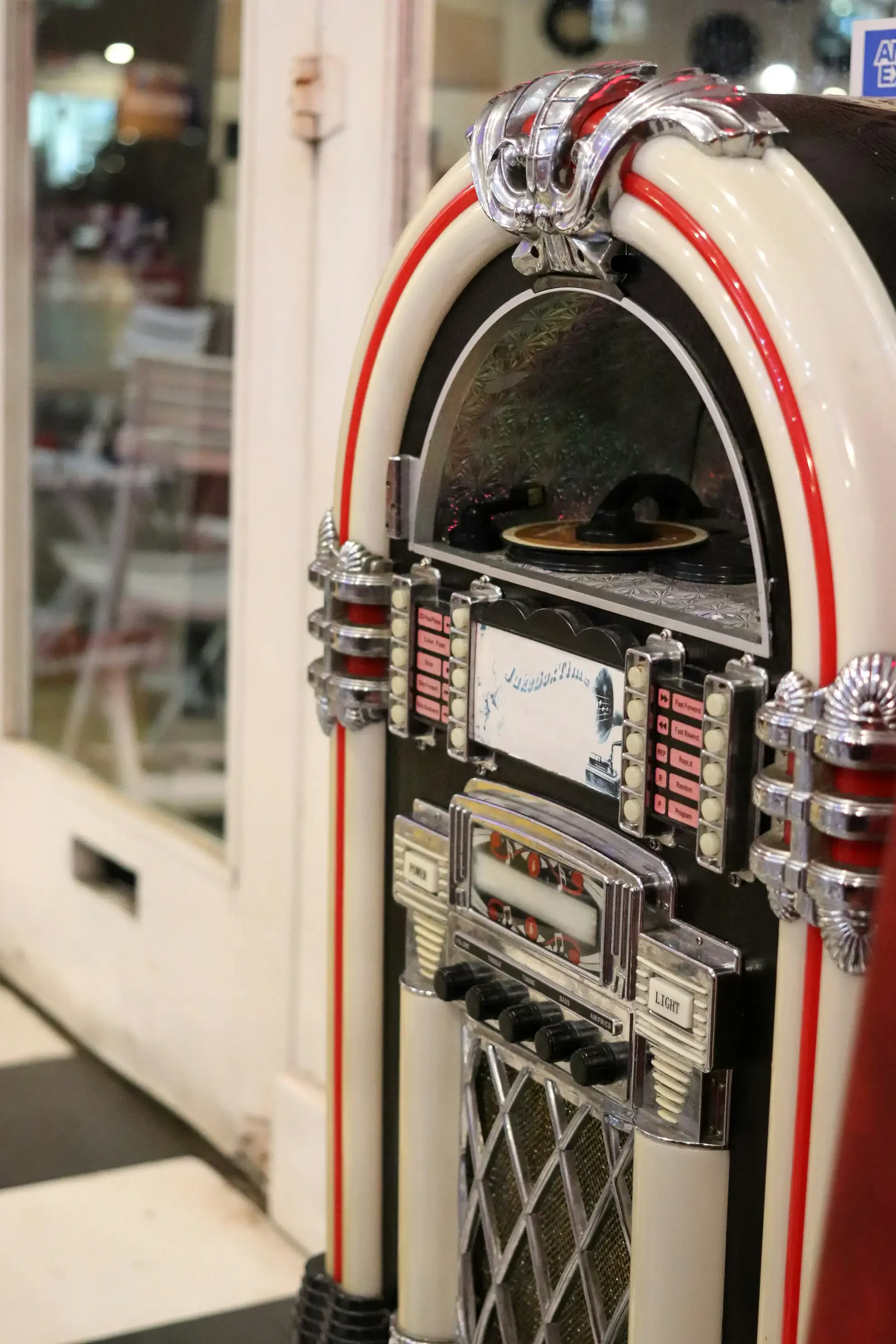 Jukebox année 50  illustrant le storytelling de la campagne publicitaire Orchestra