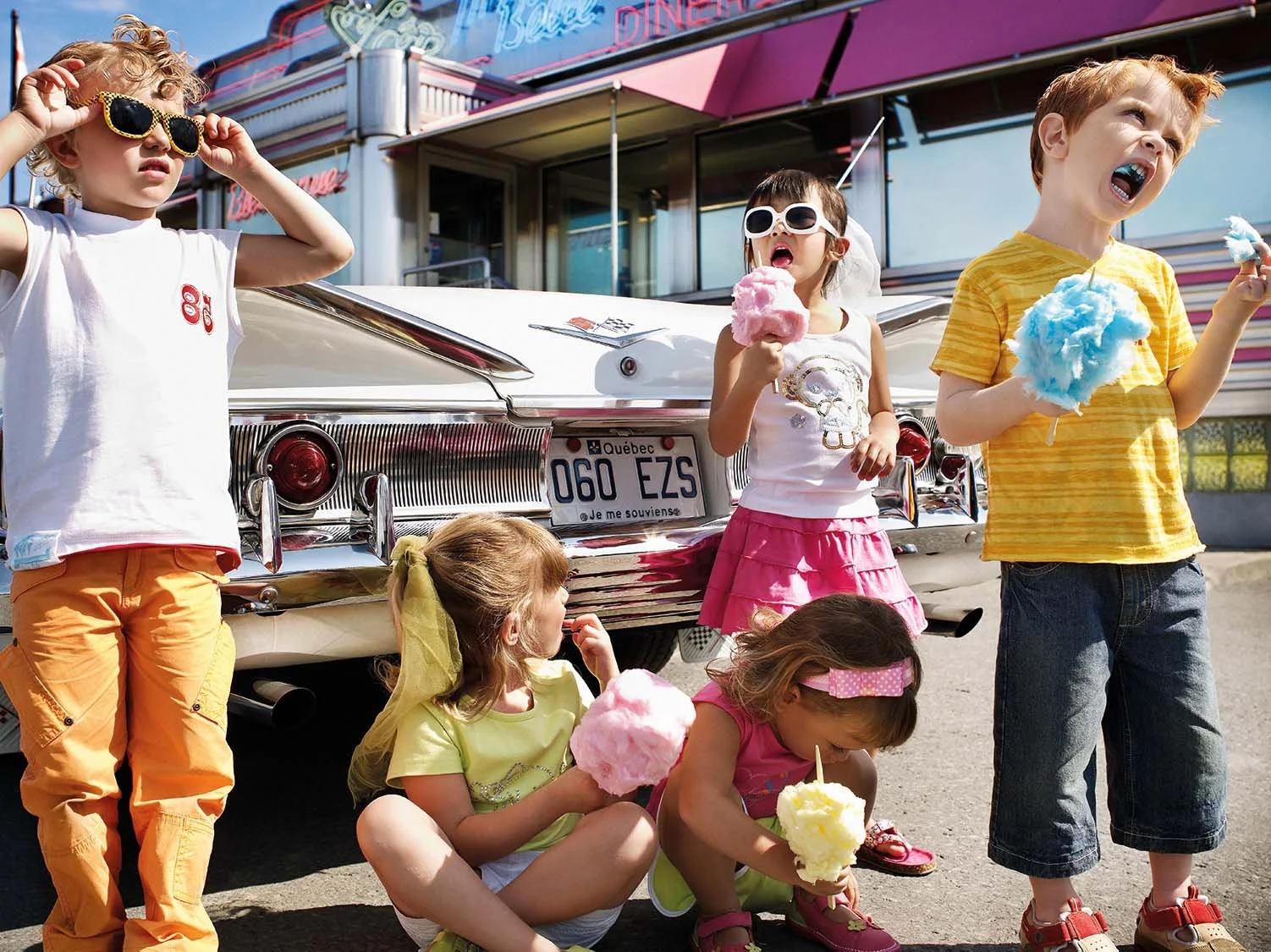 Direction artistique de campagne photo mode enfant avec univers éditorial haut de gamme et esthétique soignée