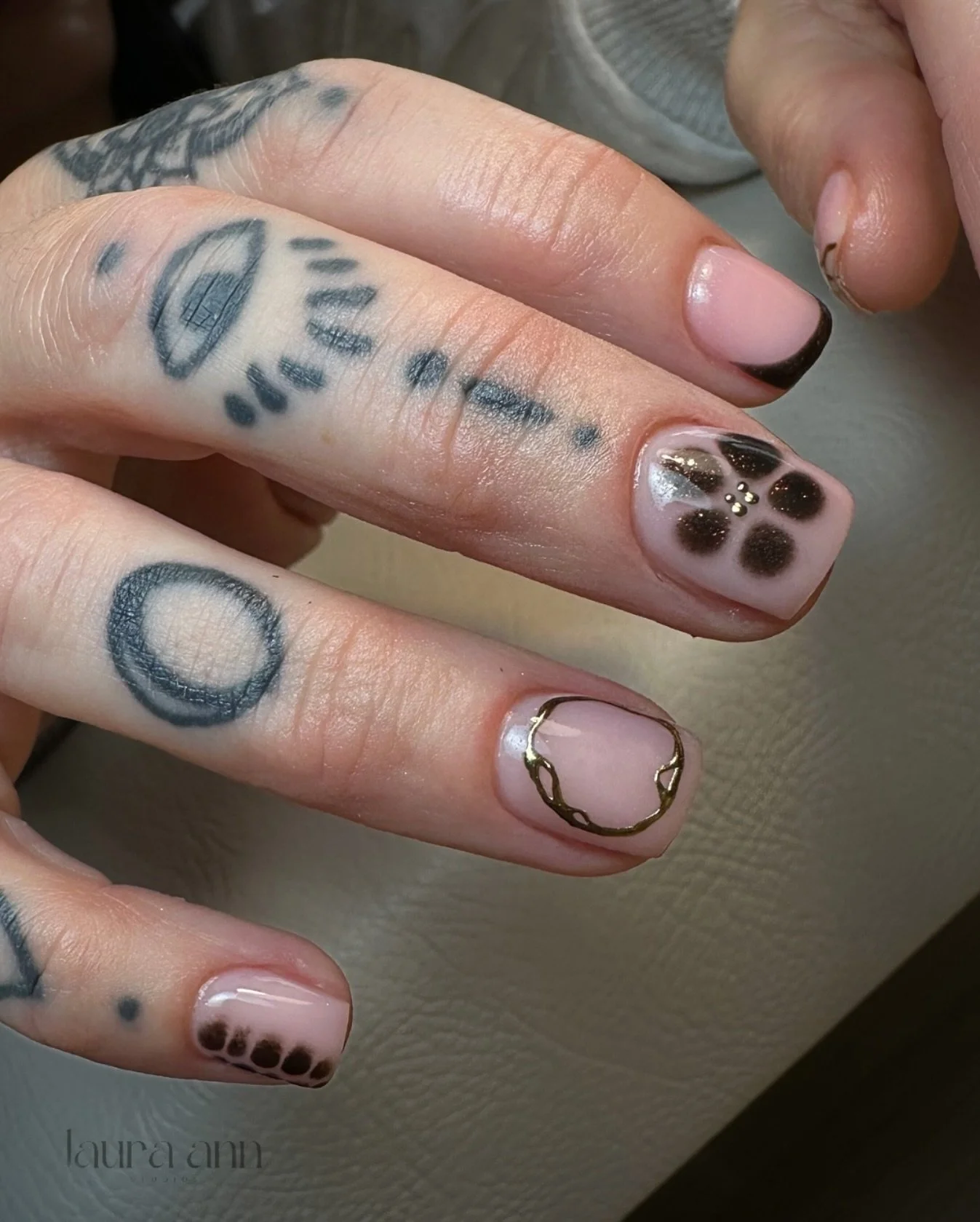 Perfection 🤎🥮🥥👜

Using everything @magpie_beauty as always 🖤

#nails #squarenails #biab #naturalnails #bloomingnails #aestheticnails #nailinspo #valentinesday