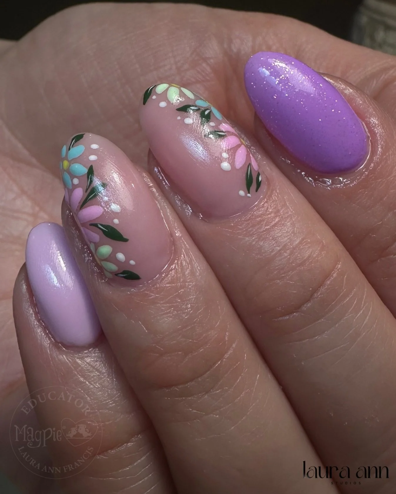Pastels &amp; Florals 💐💜

Loving all things floral at the min. So happy spring nails are blooming 🙌🏼 Gorgeous new set for @alishagracehardwick 😍

Created using everything @magpie_beauty 🖤
✨GMS+ Peony
✨Lil Cutie &amp; Honolulu Gel Colour
✨ArtyGe