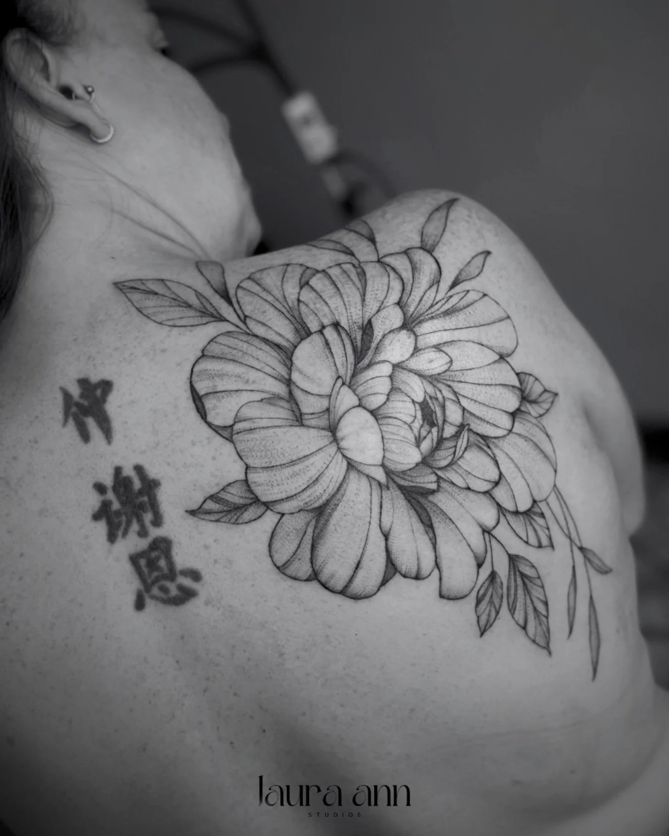 Stage 1, Complete 🌸

What. A. Piece 😍 We broke this into two sessions as it was quite a large design. We did outline first, then back in for shading. So so stoked with how this is looking now. We&rsquo;ll be doing another one exactly the same on th