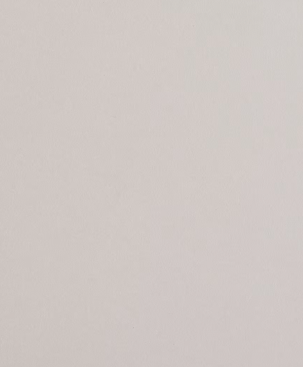 Superficie liscia e bianca senza oggetti visibili.