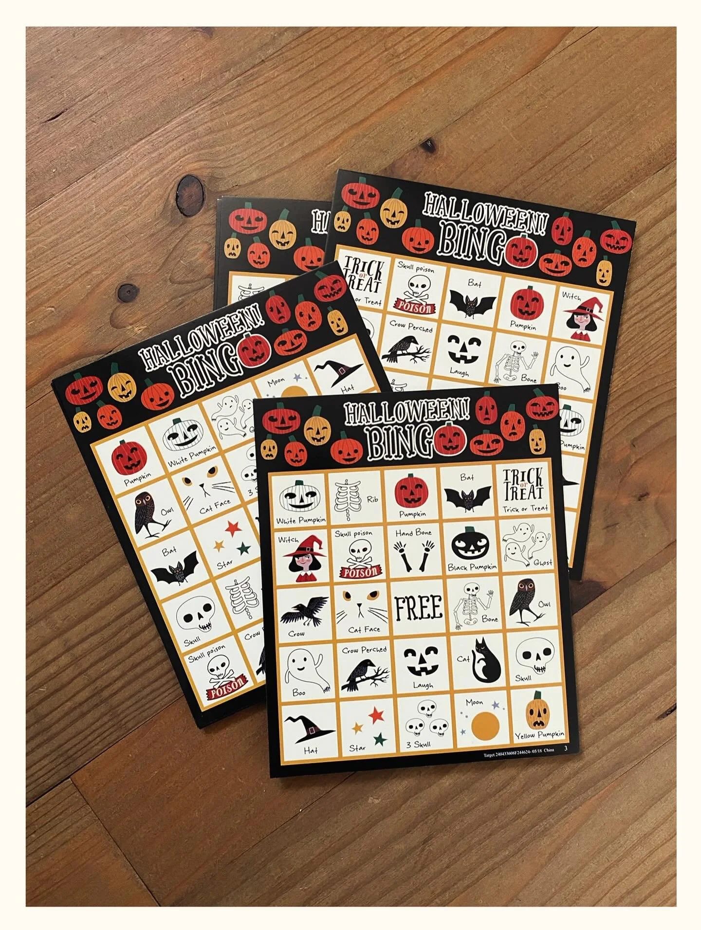 Halloween Bingo! 🎃 #mont&eacute;pilloy #storytimeenglish #villedesenlis #oise #apprendreanglais #englishteacher #apprendreensamusant #atelierspourenfants #stagespourenfants #vacancesscolaires #happyhalloween #halloweenenfrance #halloweenbingo #targe