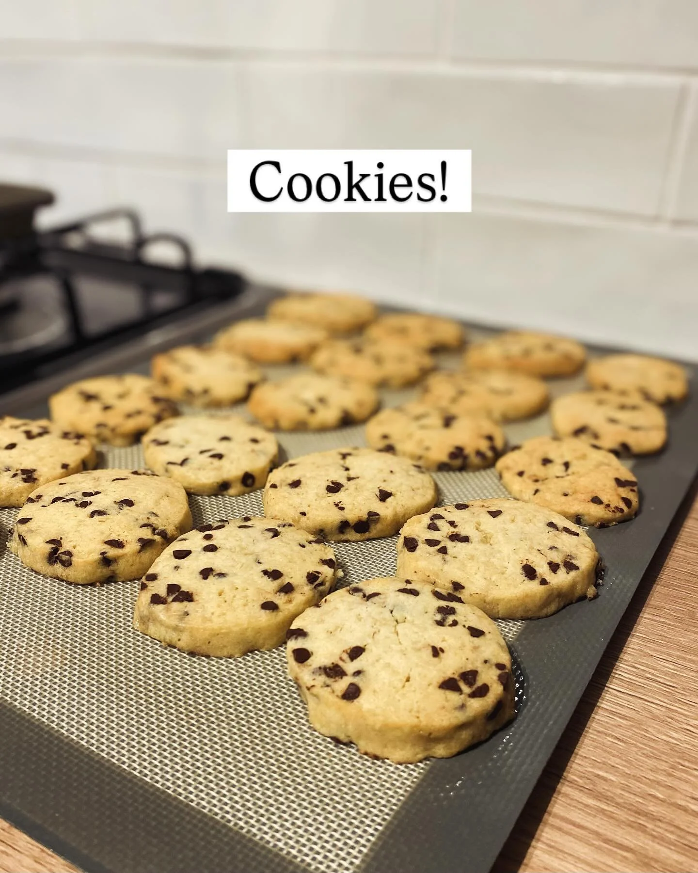 Les cookies sont pr&ecirc;ts pour le mini stage de demain! Venez nous rejoindre pour une histoire, un jeu et un go&ucirc;ter - tout en anglais! #mont&eacute;pilloy #storytimeenglish #villedesenlis #senlis #oise #stagespourenfants #atelierspourenfants